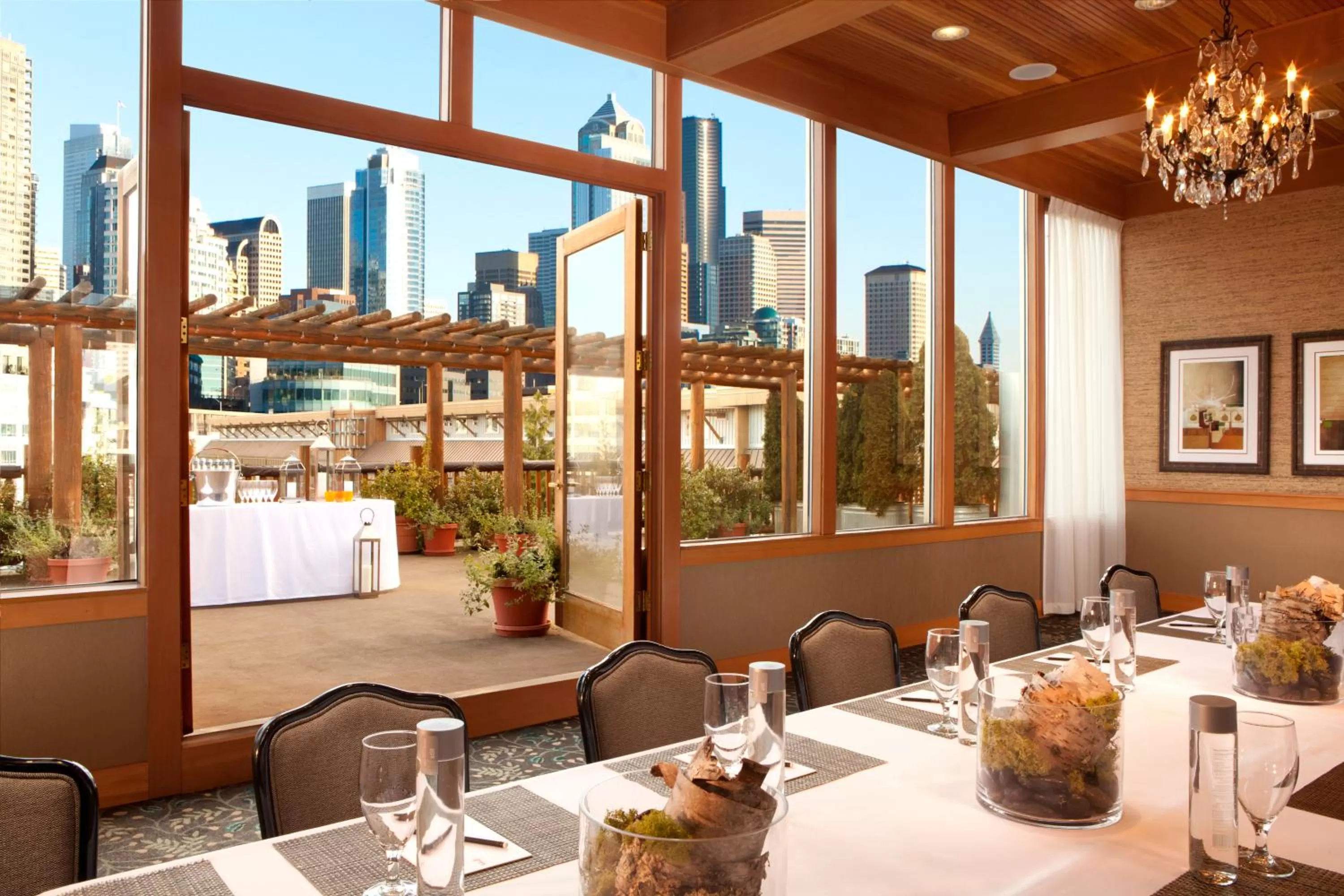 Banquet/Function facilities in The Edgewater, a Noble House Hotel