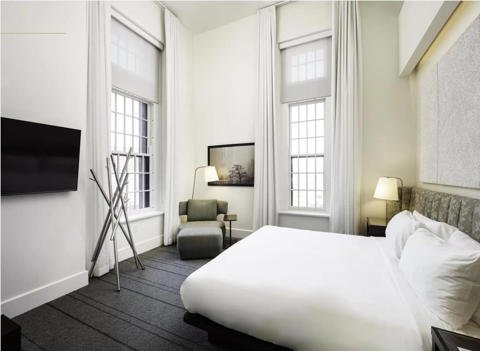 Guests, Bed in The Richardson Hotel