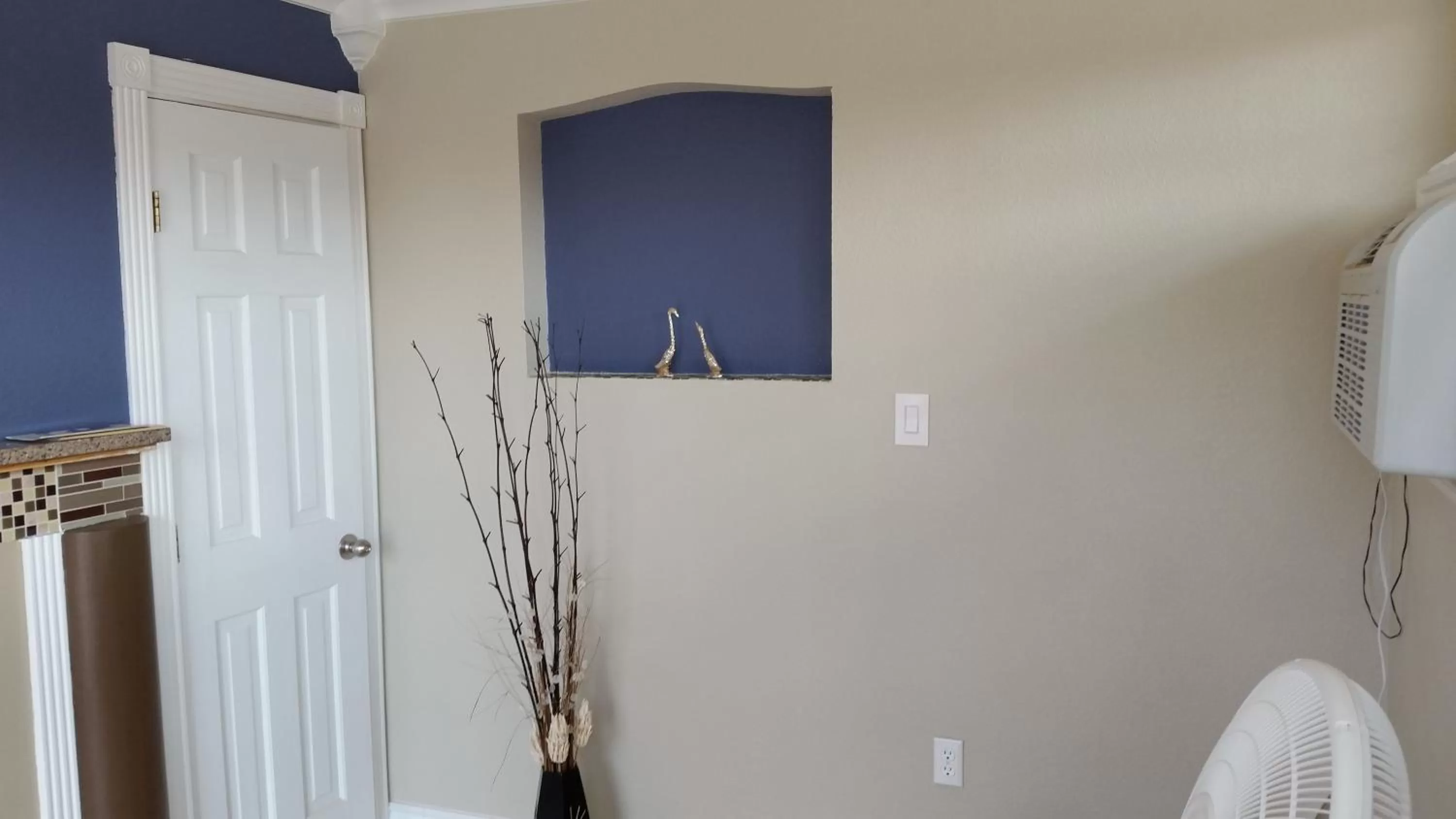 Decorative detail in Travel Inn Snyder