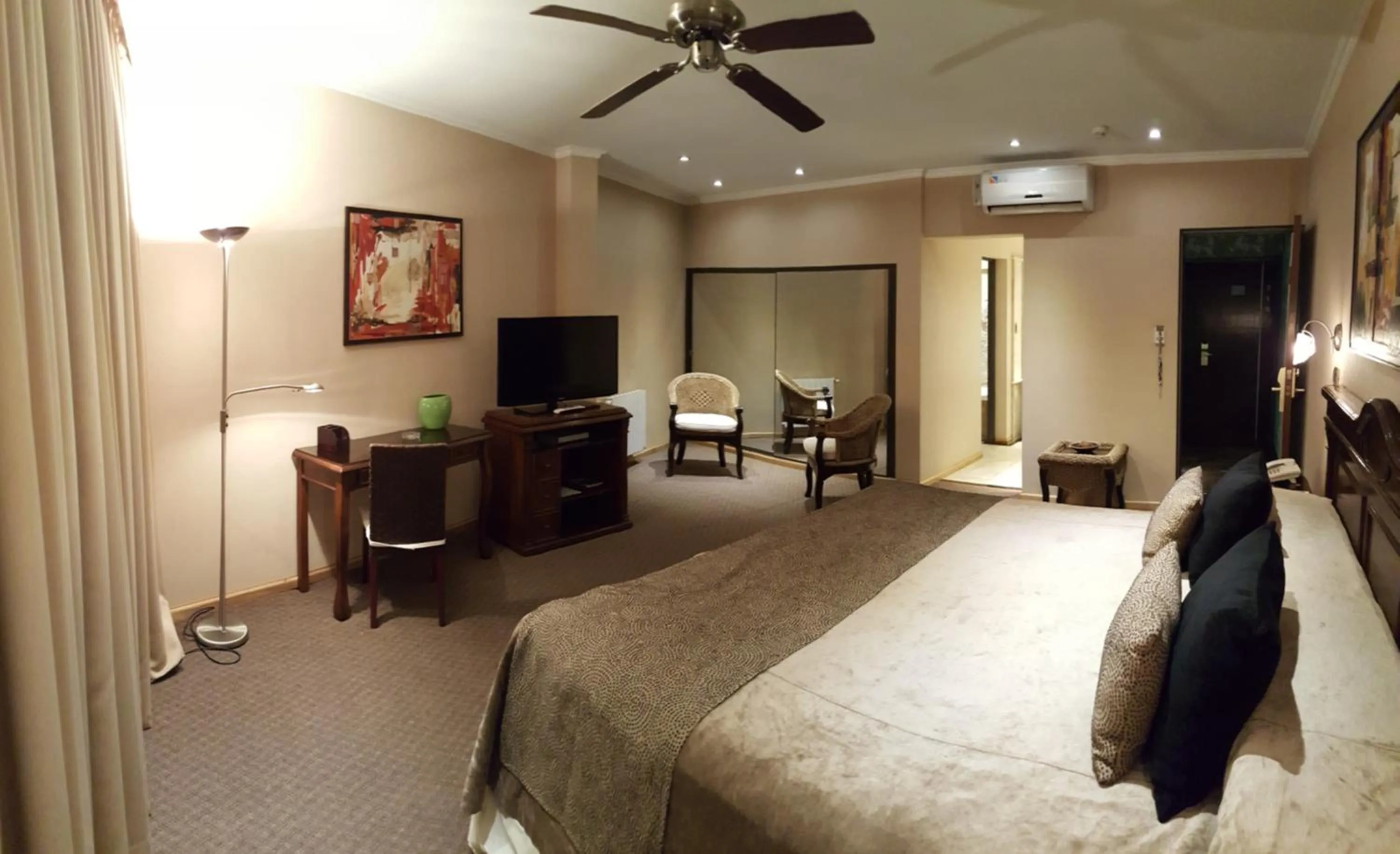 Photo of the whole room, Bed in Hotel Viñas del Sol