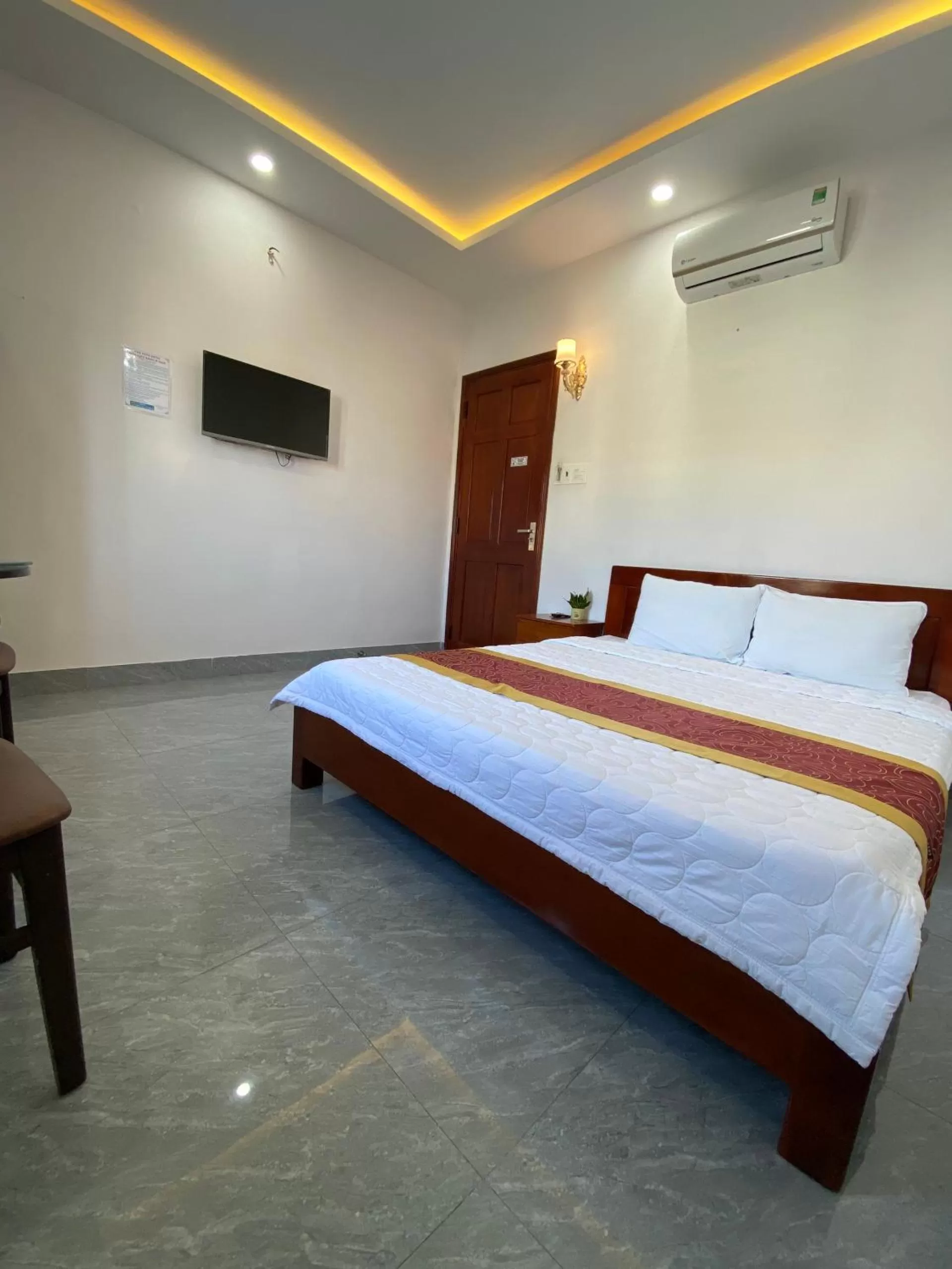 TV and multimedia, Bed in Phú Xuân Hotel