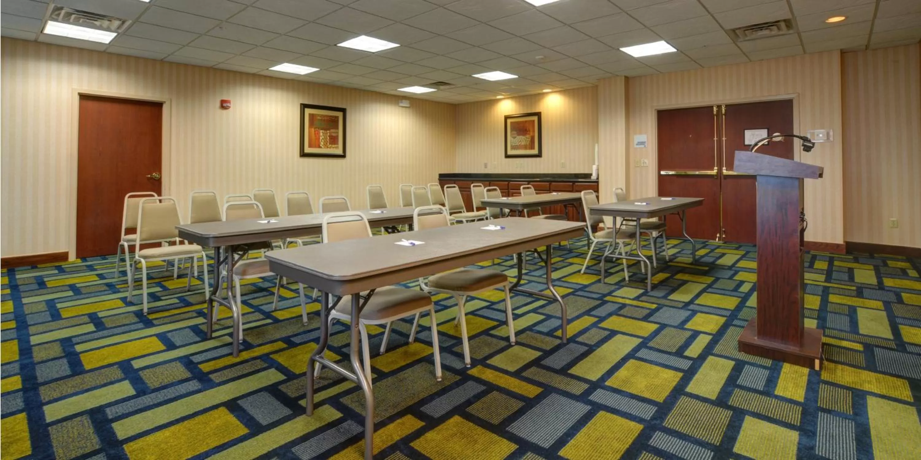 Meeting/conference room in Holiday Inn Express & Suites Midwest City by IHG