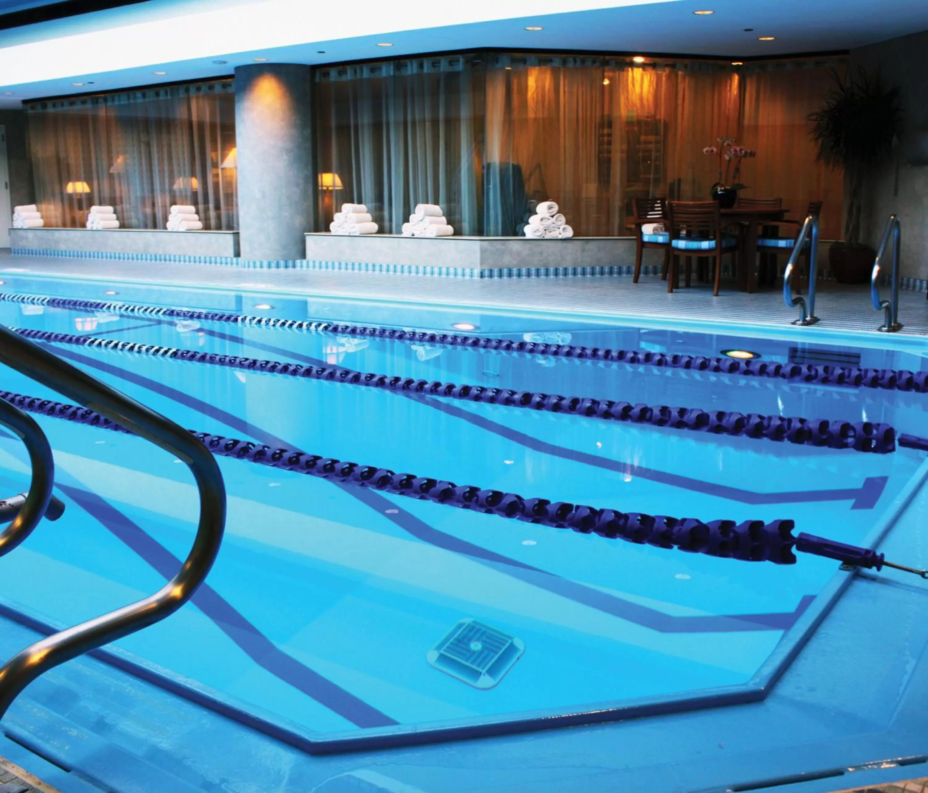 Swimming pool in The Ritz-Carlton, Chicago