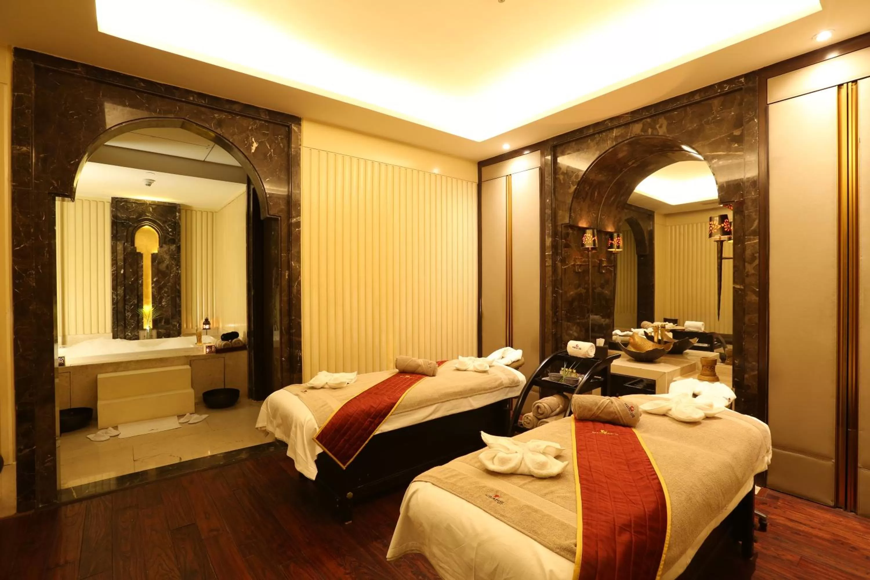 Spa and wellness centre/facilities, Bed in Crowne Plaza New Delhi Mayur Vihar Noida by IHG