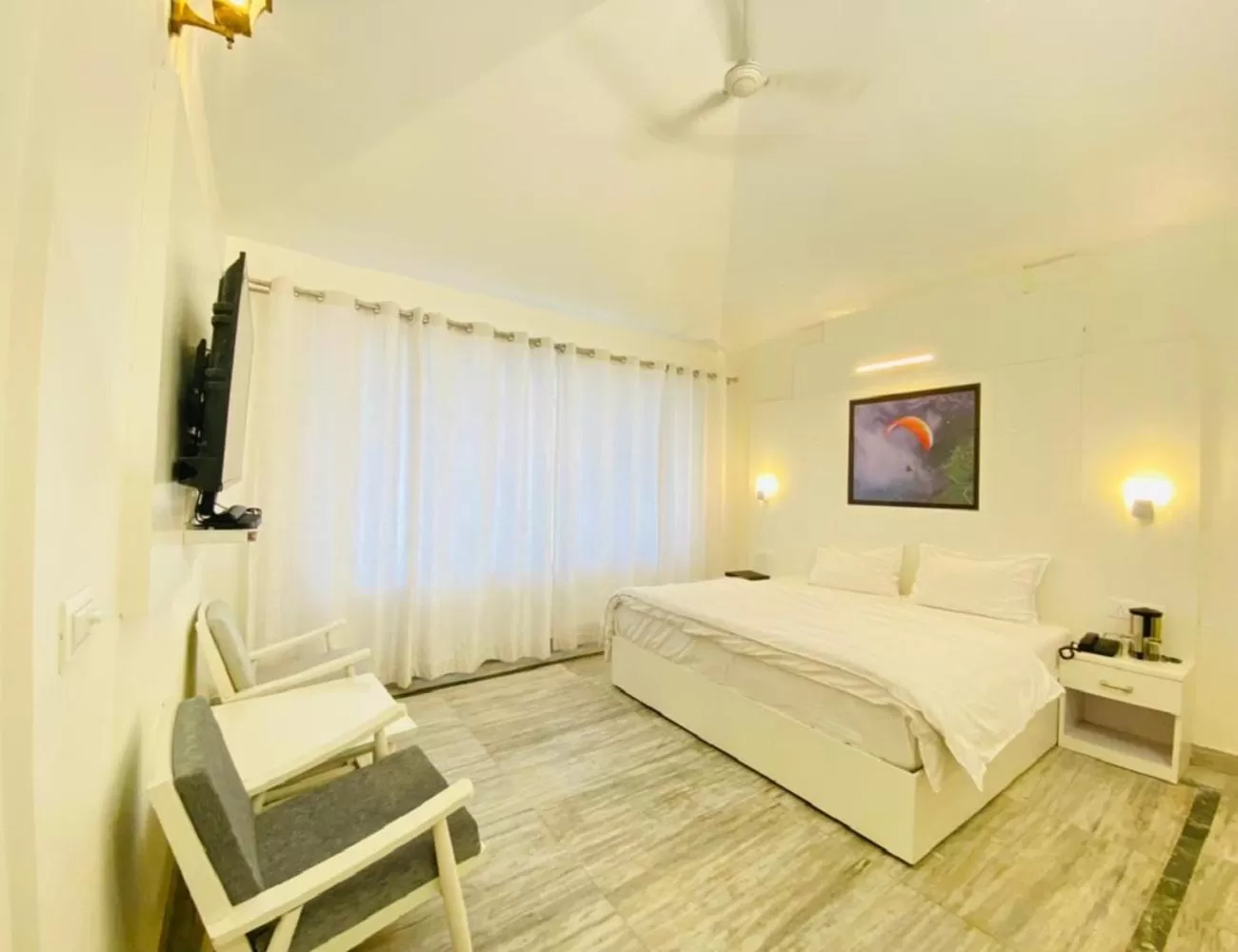 Bed in Hotel Diamond, Mussoorie