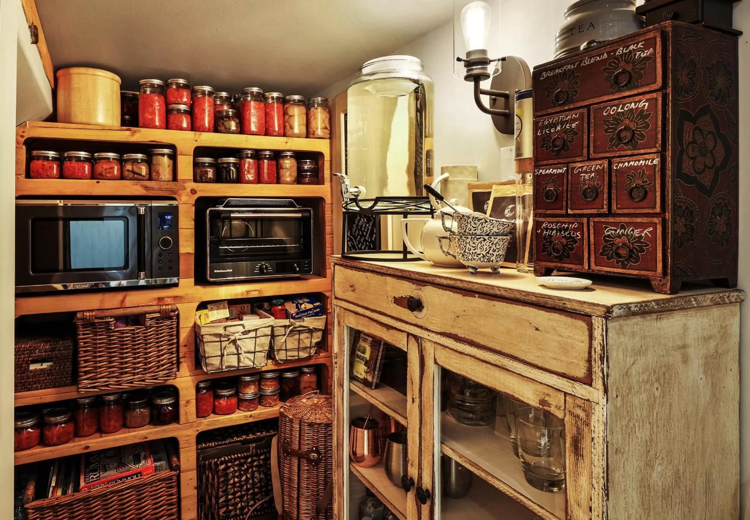 Coffee/tea facilities in A Suite Retreat - Beyond Bed & Breakfast