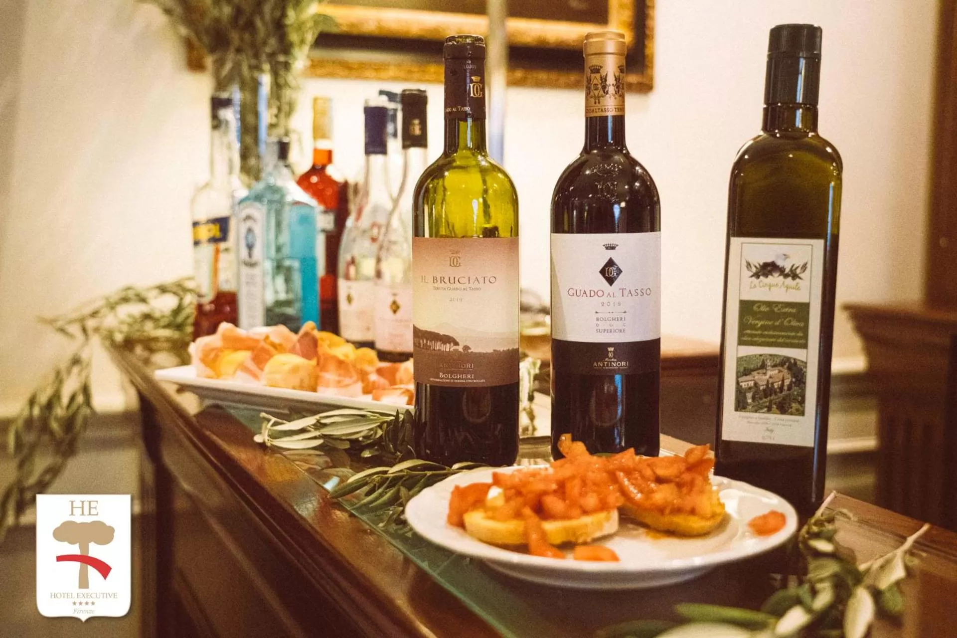 Restaurant/places to eat in Hotel Executive