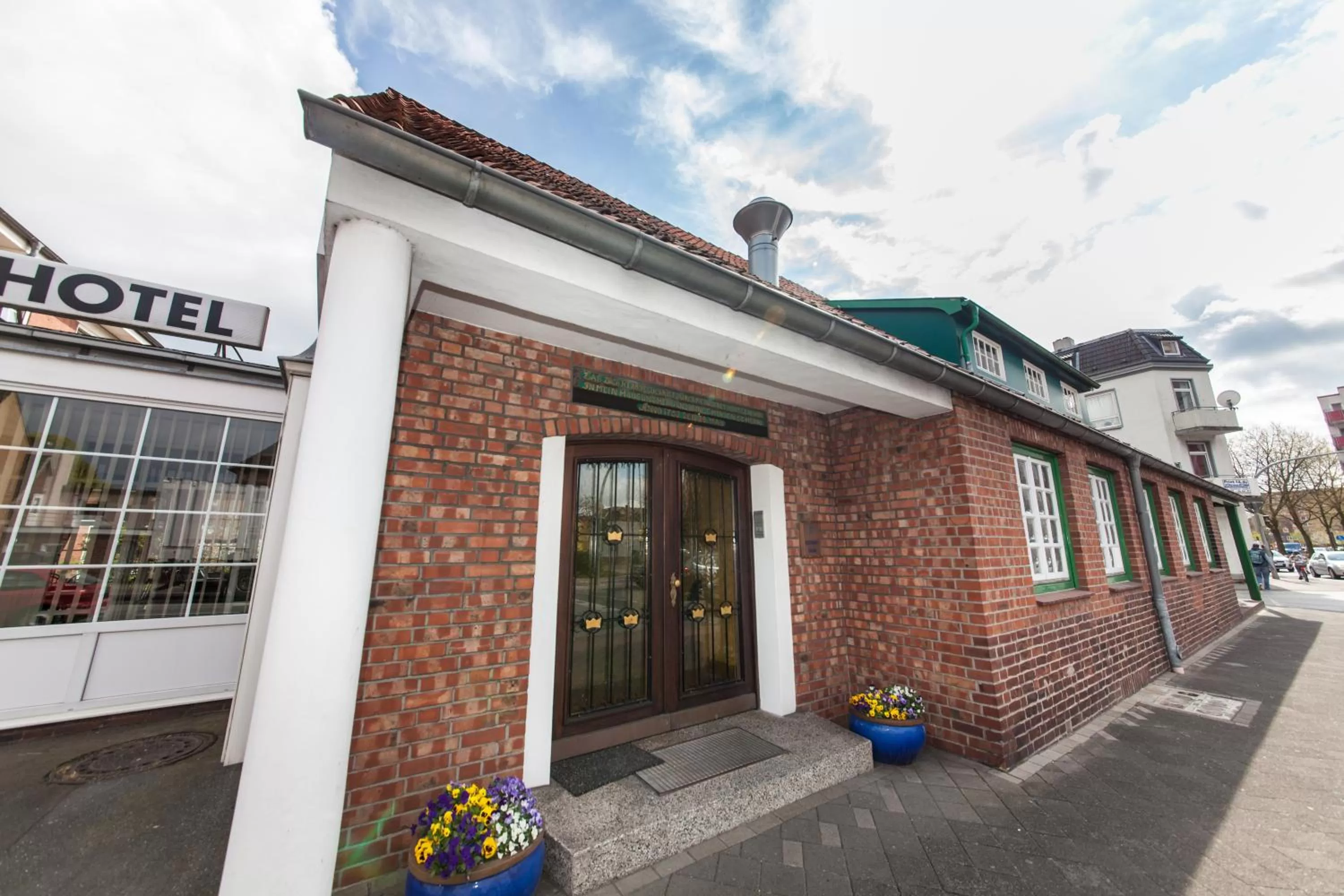 Property building in Hotel Drei Kronen Elmshorn