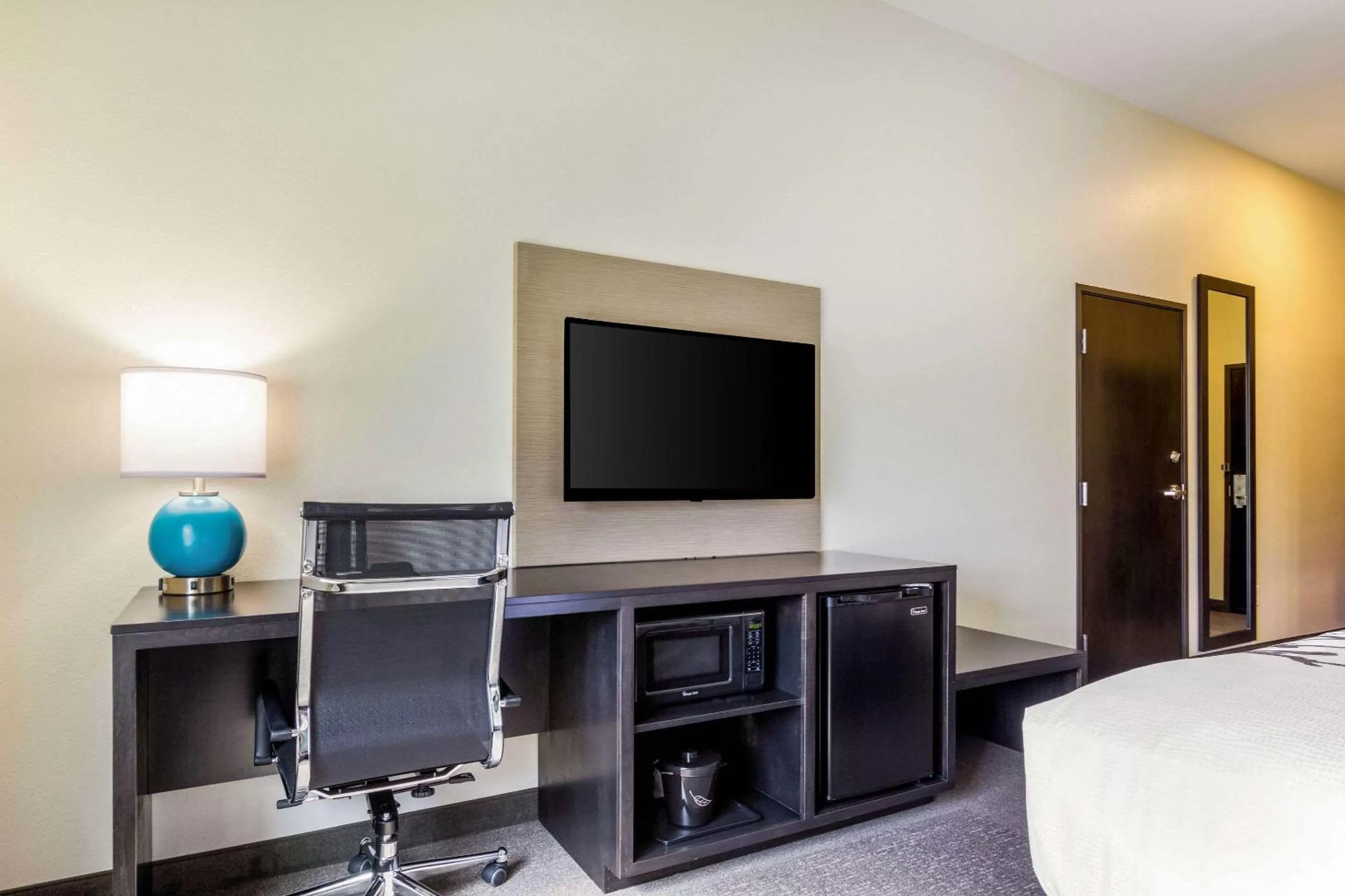 Bedroom, Bed in Sleep Inn Winfield - Teays Valley