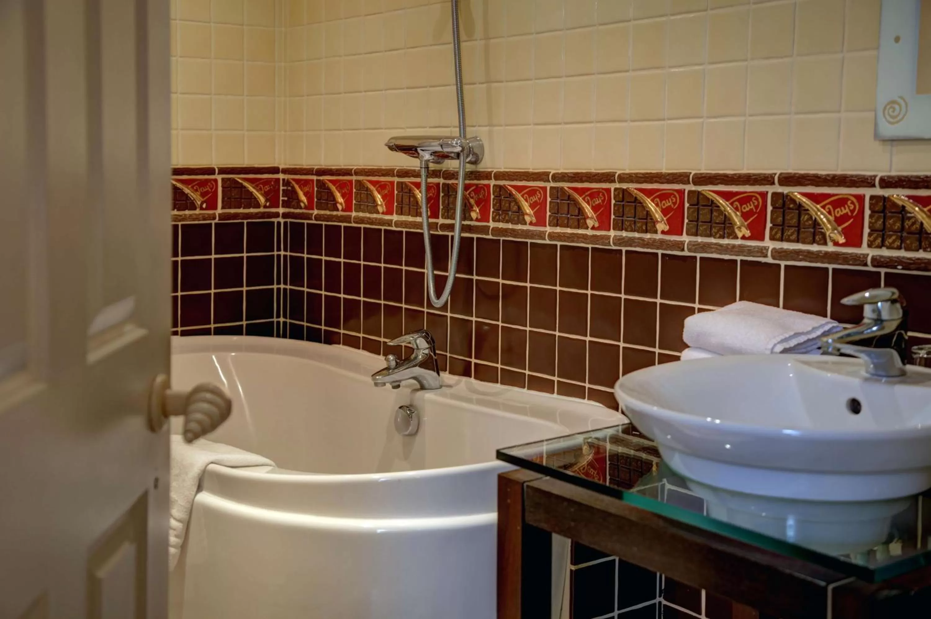 Bathroom in Three Ways House Hotel