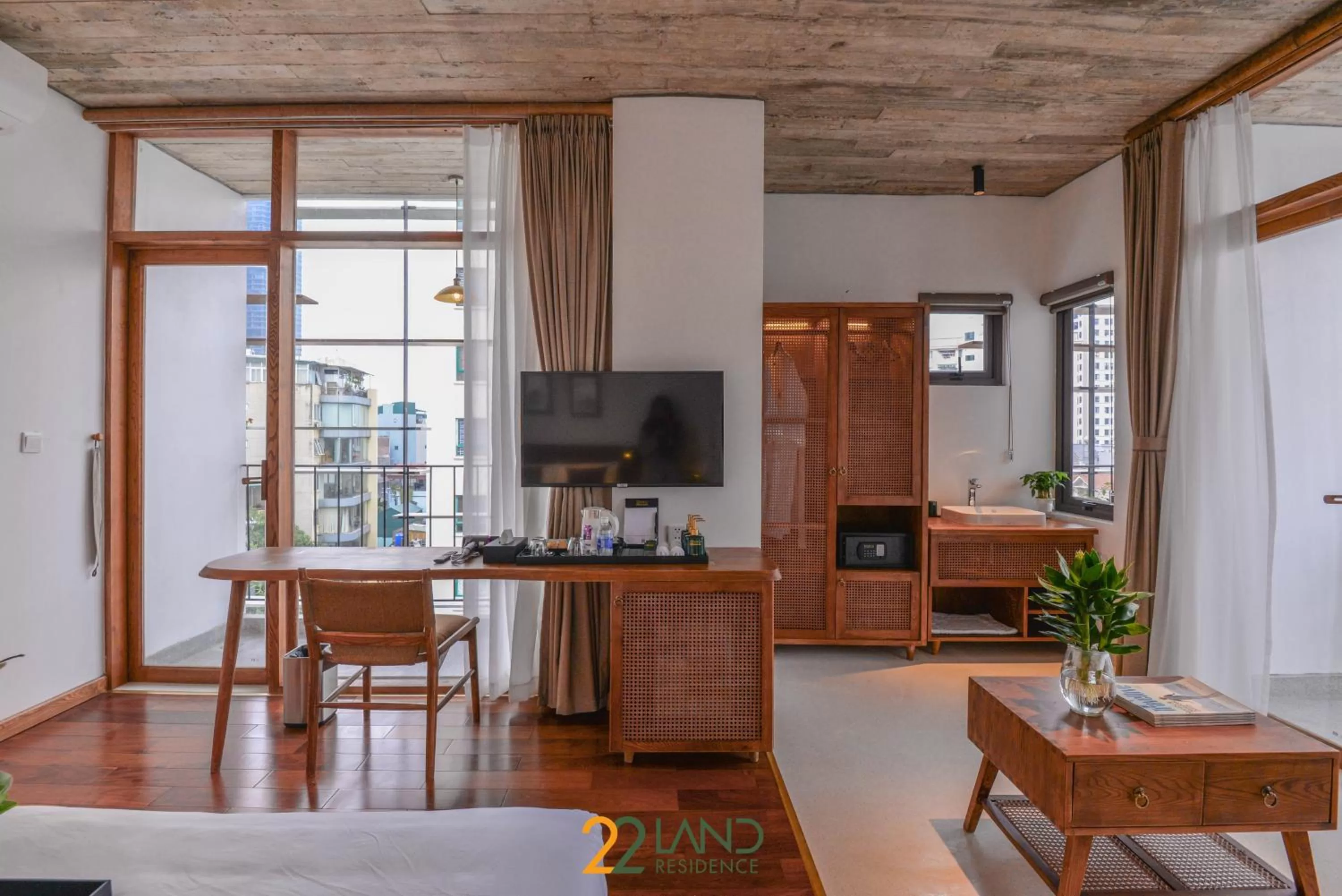 TV and multimedia in 22Land Hotel & Residence