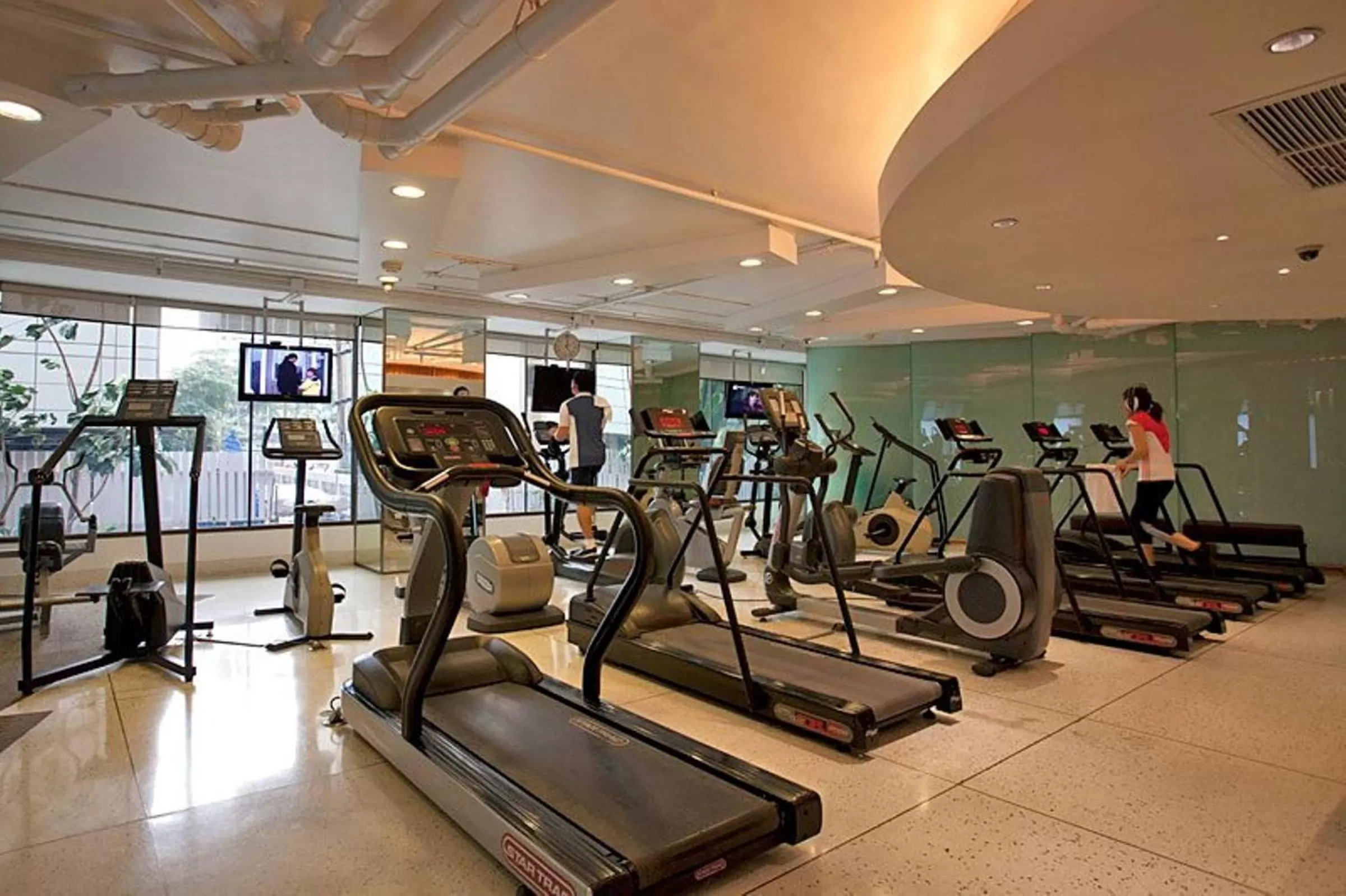 Fitness centre/facilities in The Quarter Saladaeng by UHG