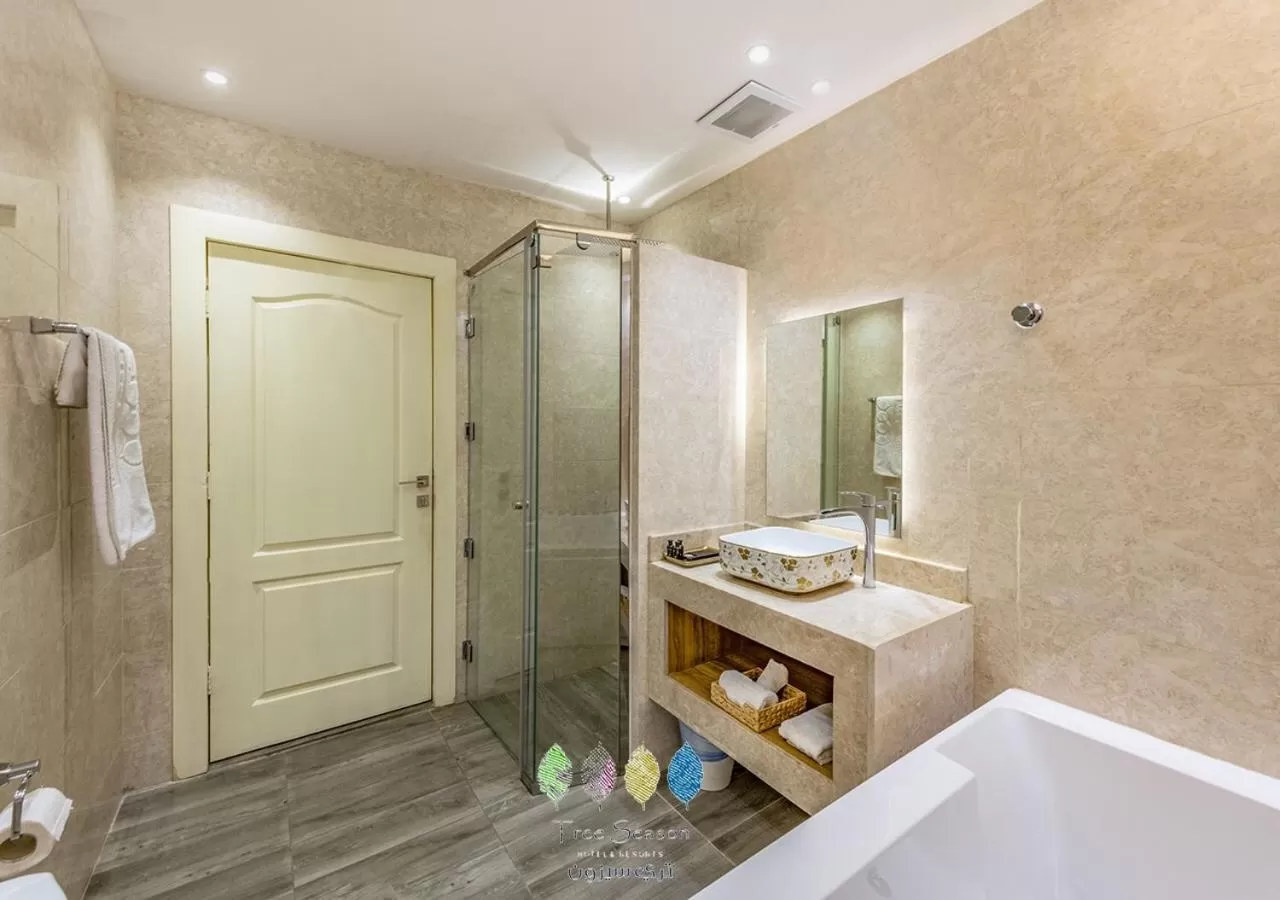 Bathroom in Tree Season Chalets