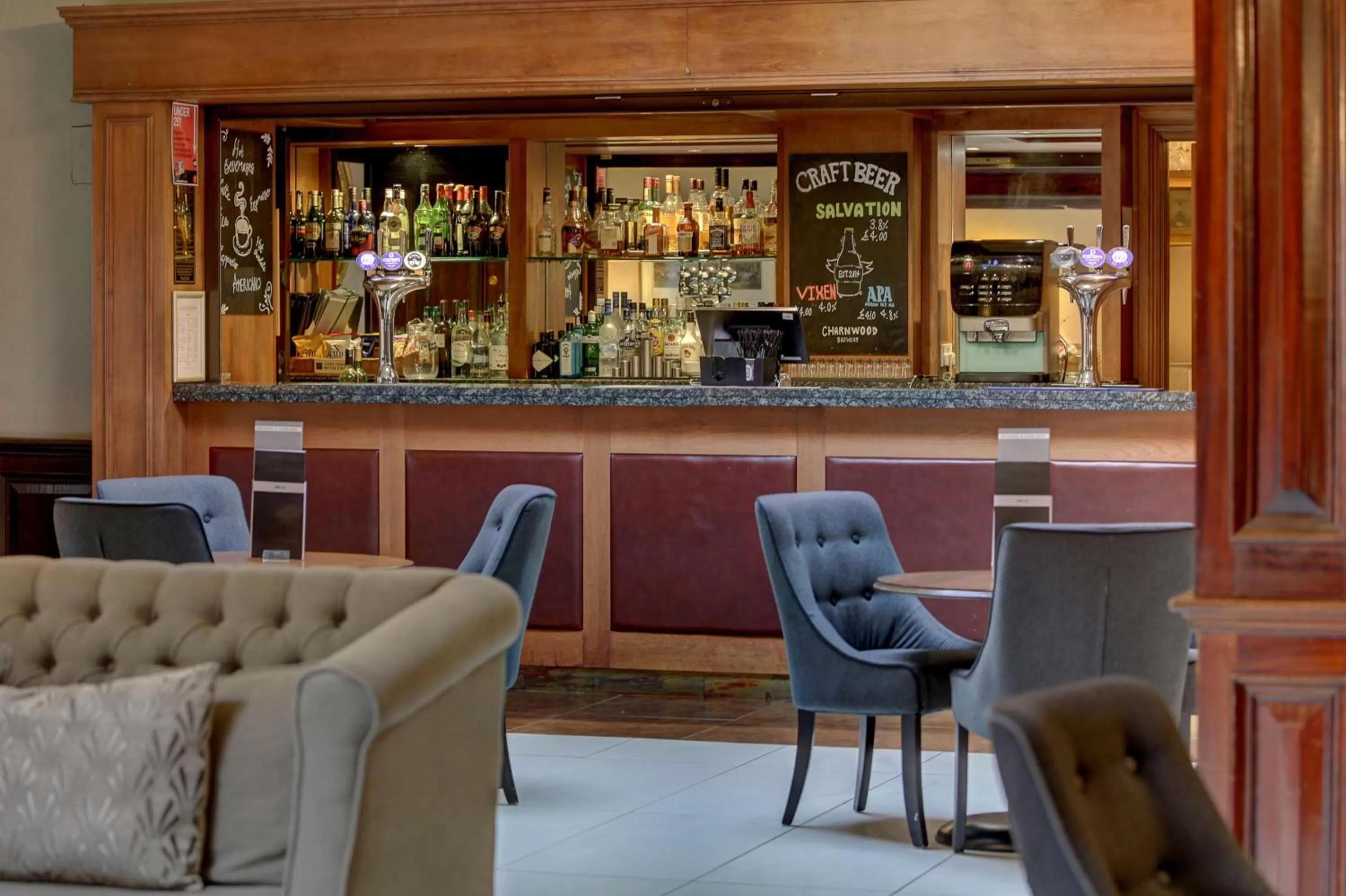 Lounge or bar in Quorn Country Hotel Leicester