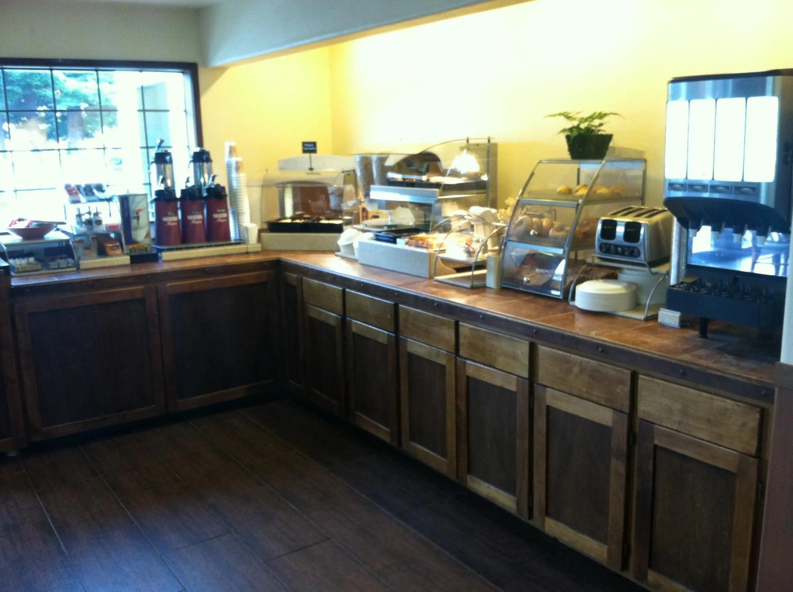 Continental breakfast in The Redwood Riverwalk, a boutique hotel
