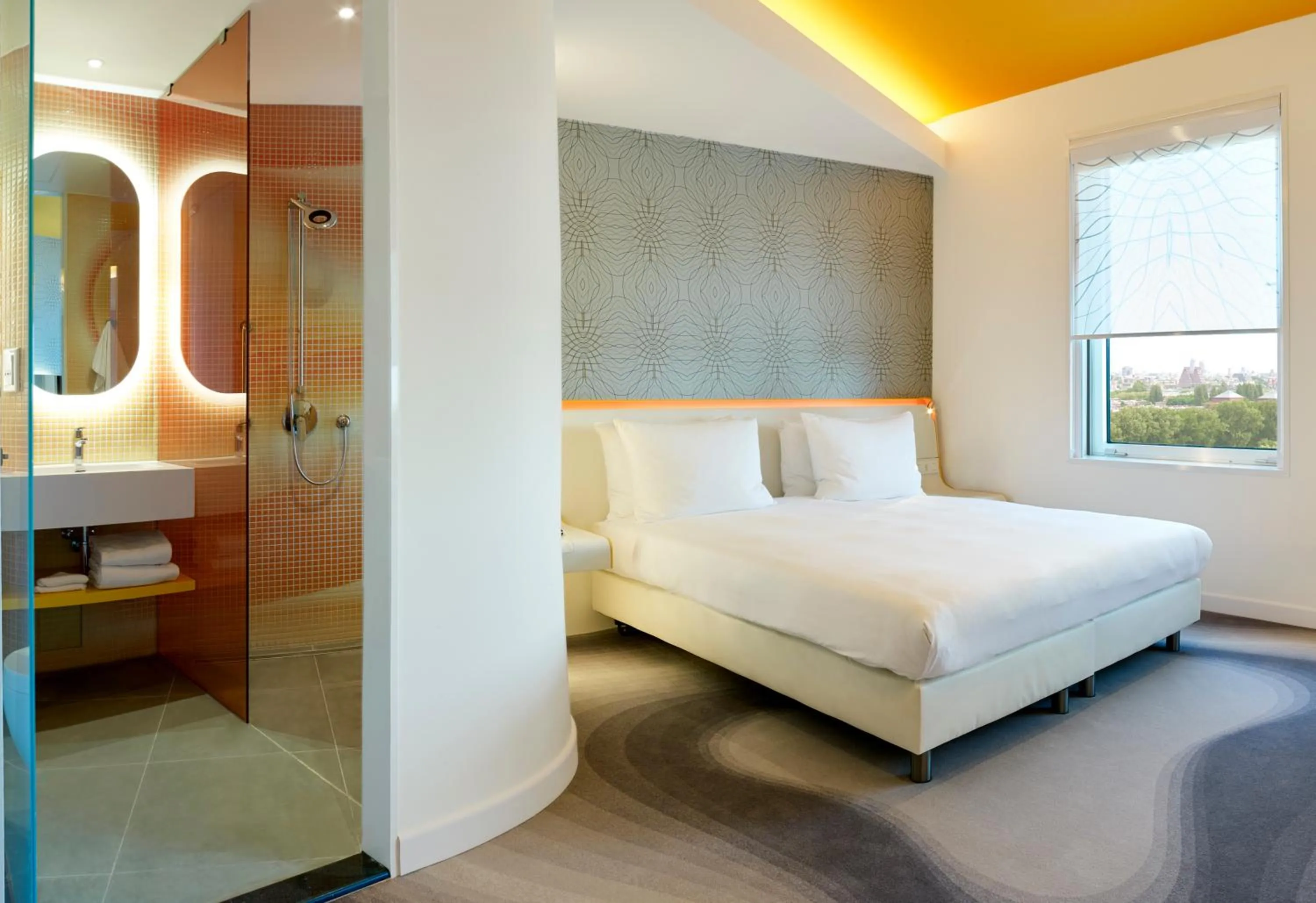 Bathroom, Bed in Park Inn by Radisson Amsterdam City West