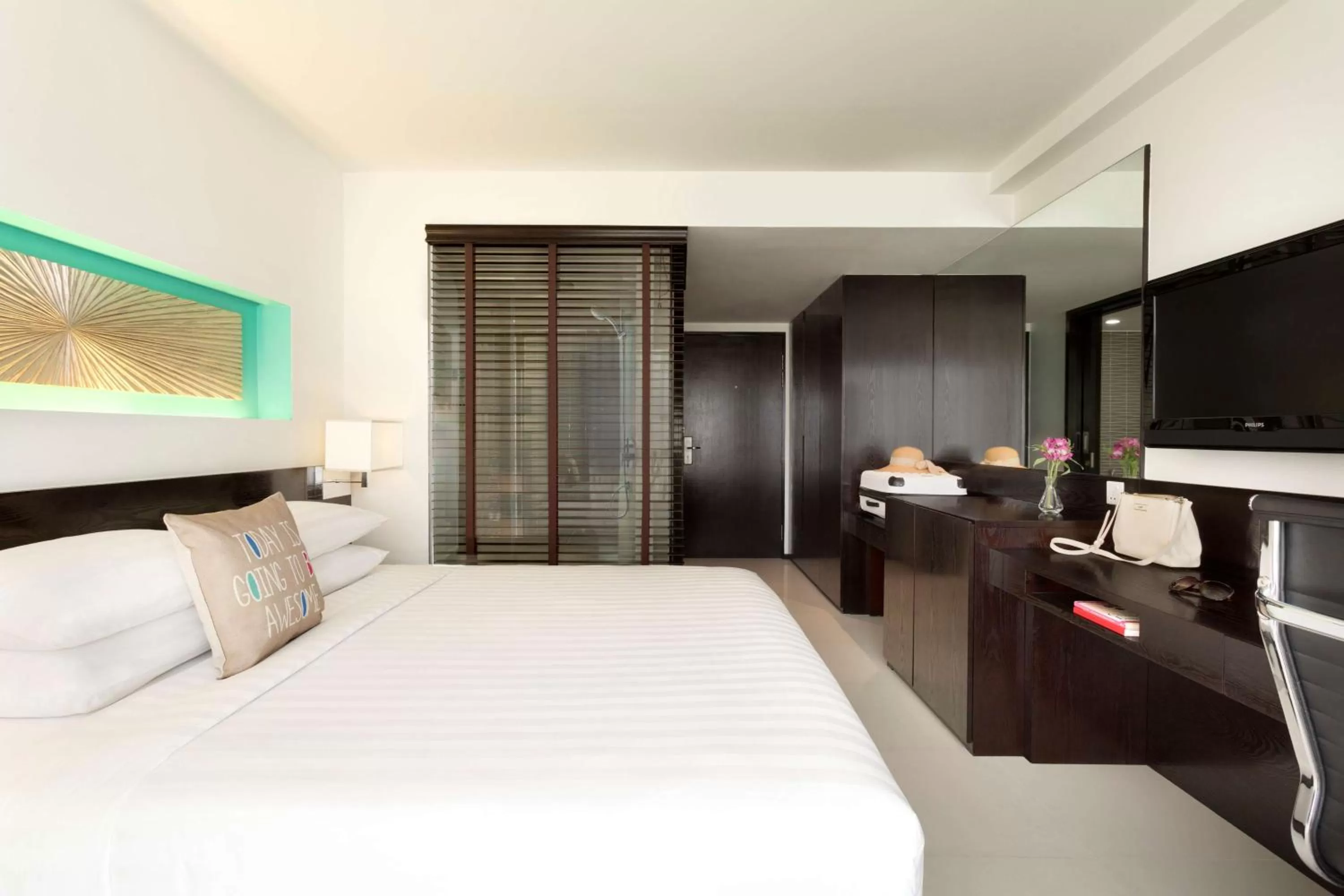 Photo of the whole room, Bed in Jen Maldives Male by Shangri-La