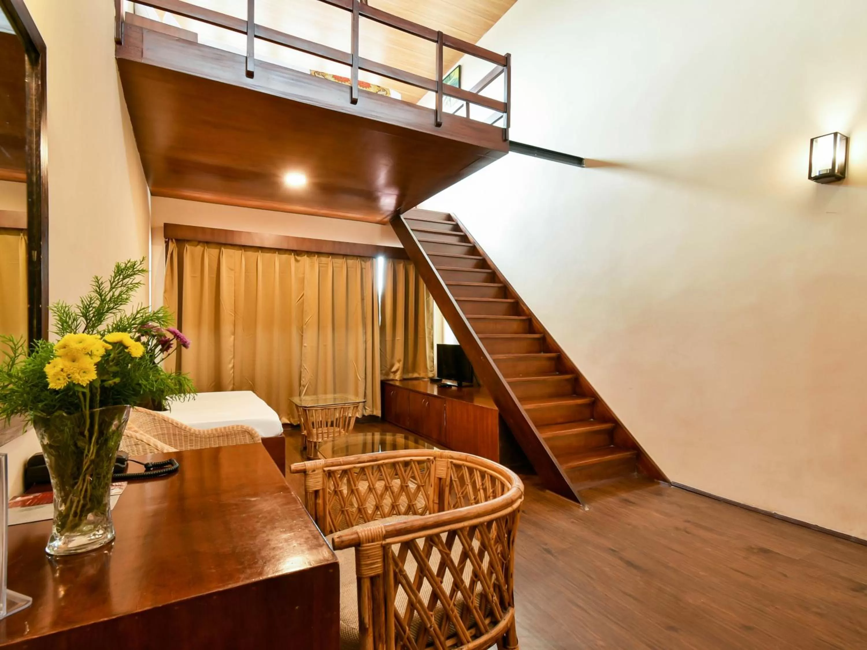 Muscatel Delamare - 200 Mts from MG Marg