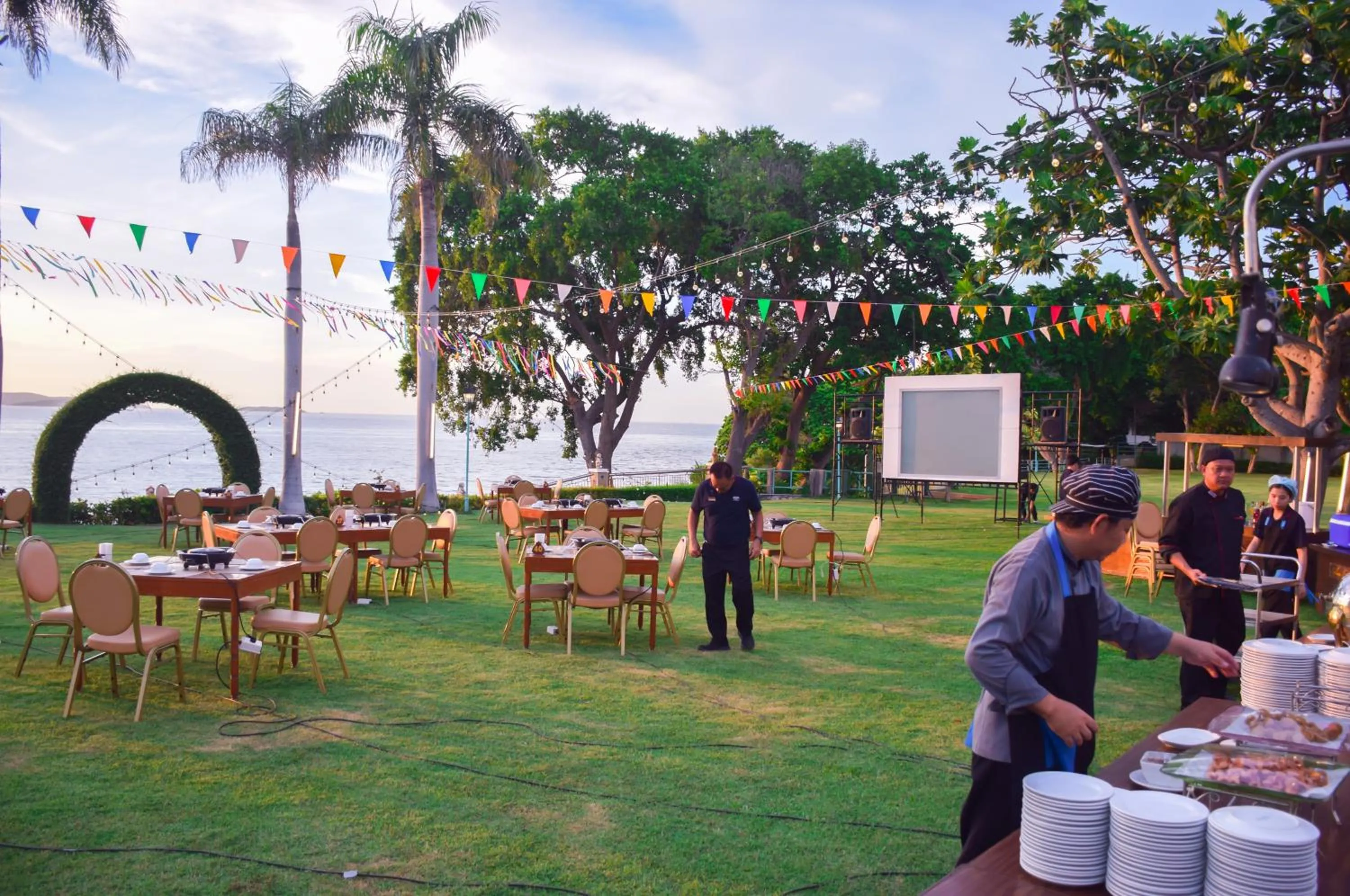 Restaurant/places to eat in Asia Pattaya Hotel