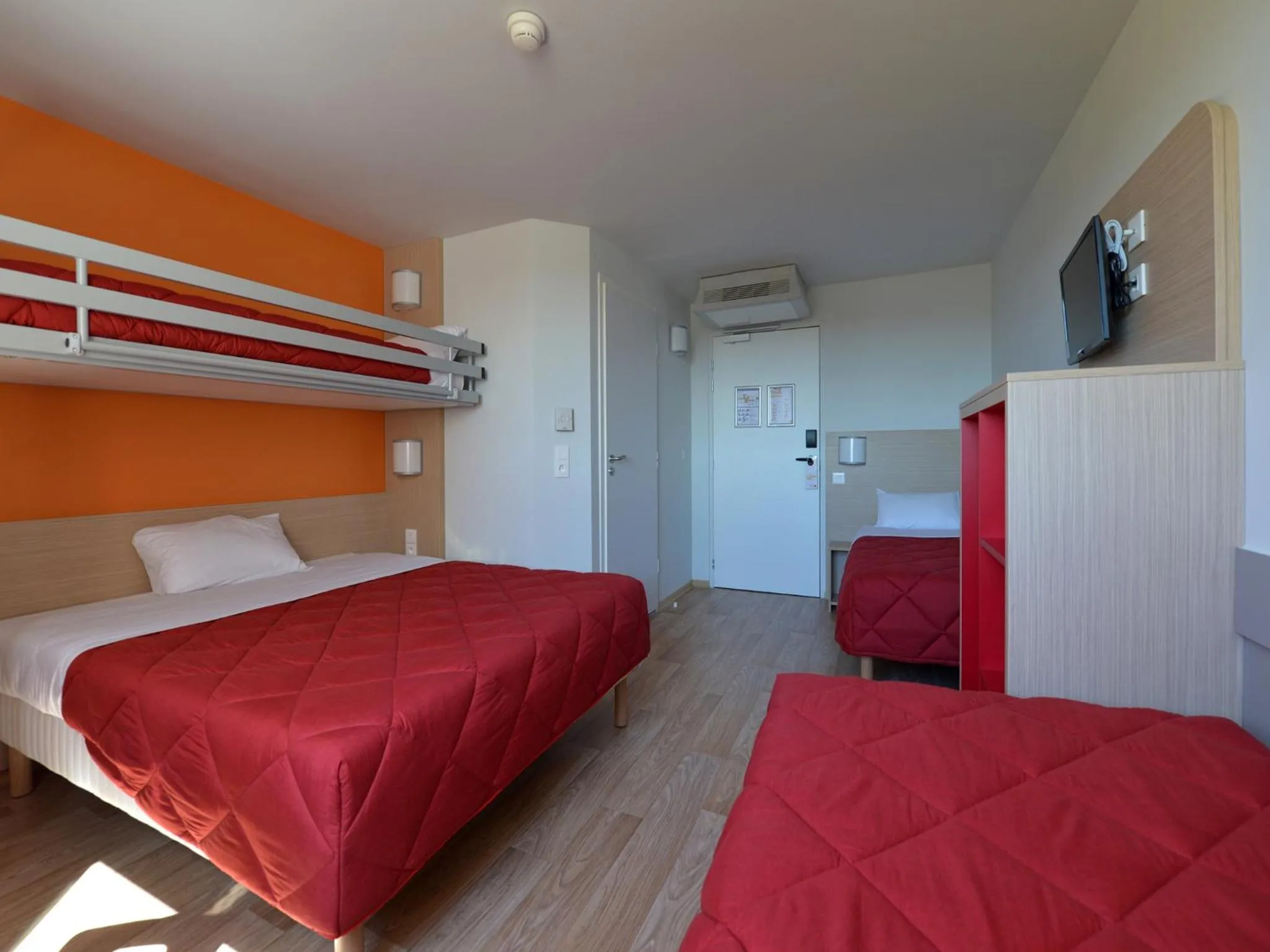 Bed in Premiere Classe Reims Nord - Bétheny