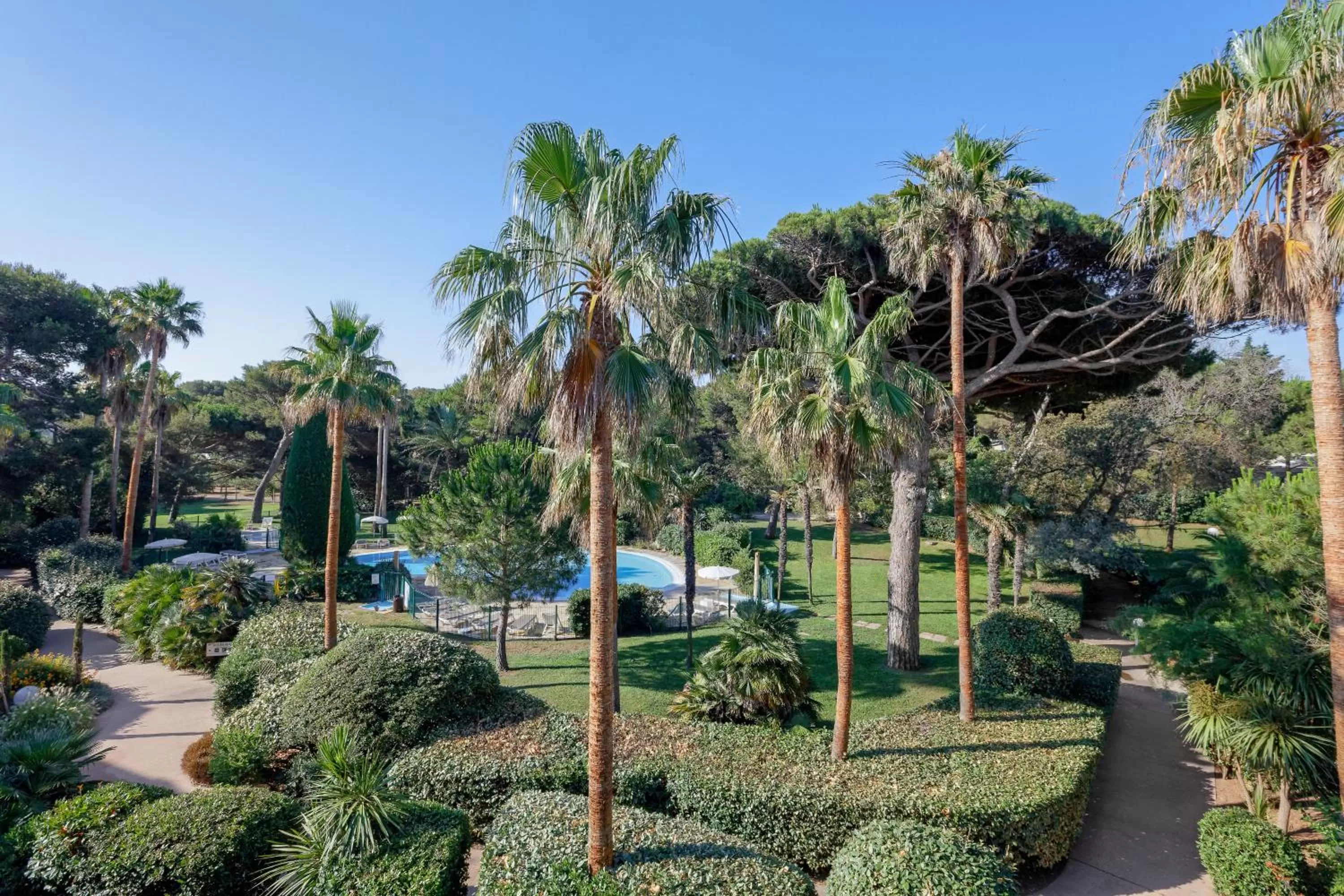 Spring in Résidence Pierre & Vacances La Pinède