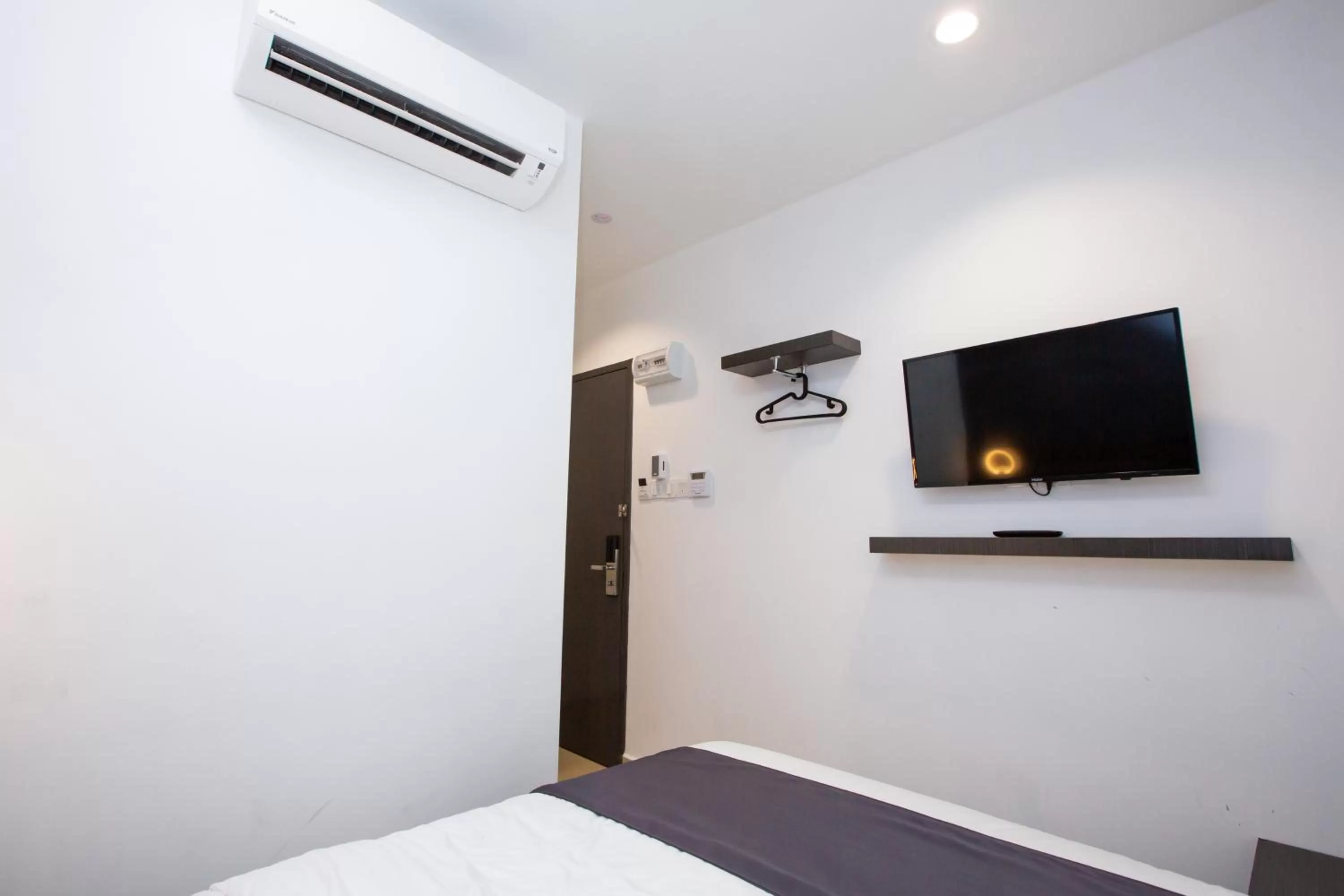 Bed in 1 Hotel Signature