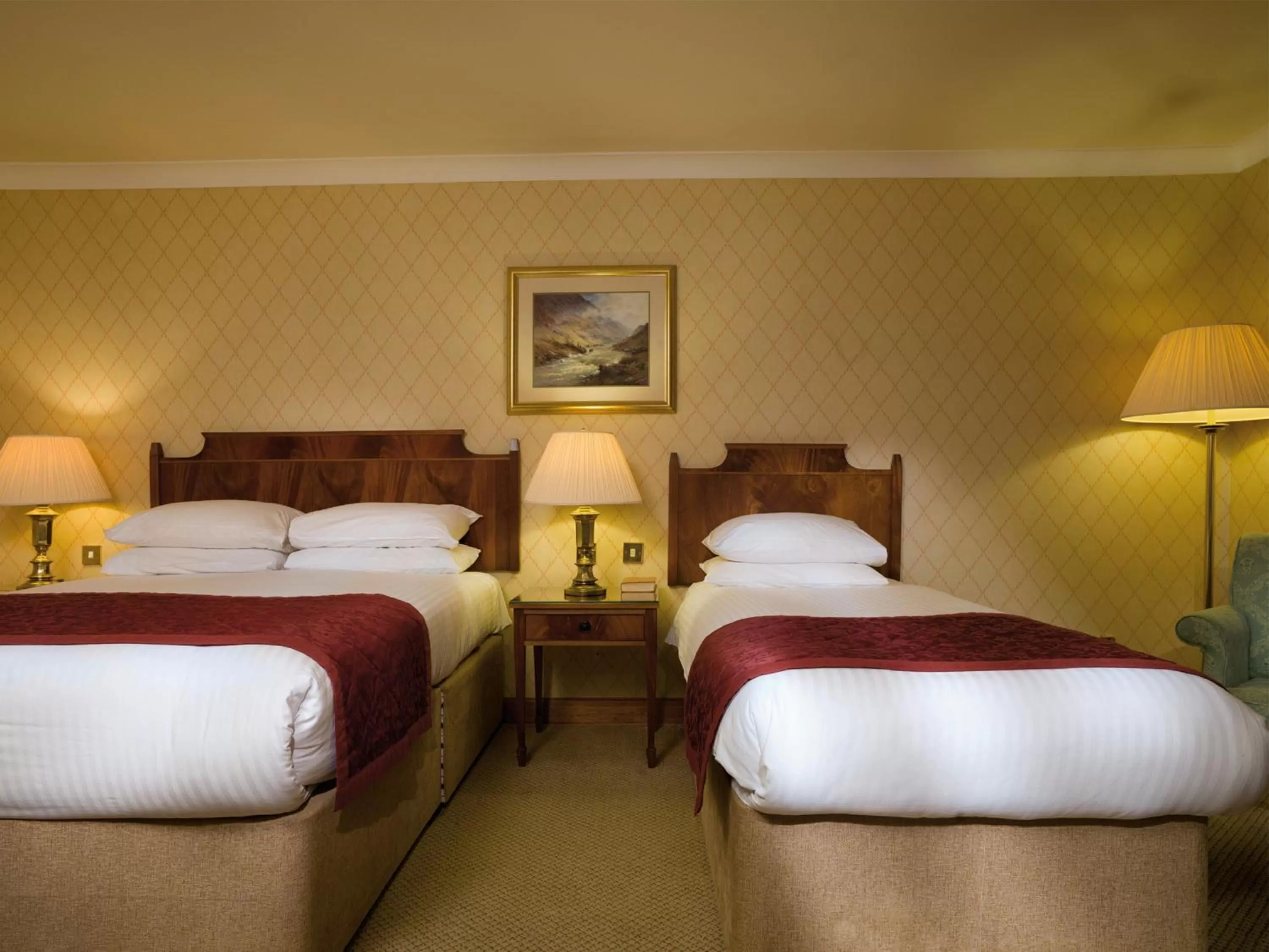 Bedroom, Bed in Macdonald Crutherland House