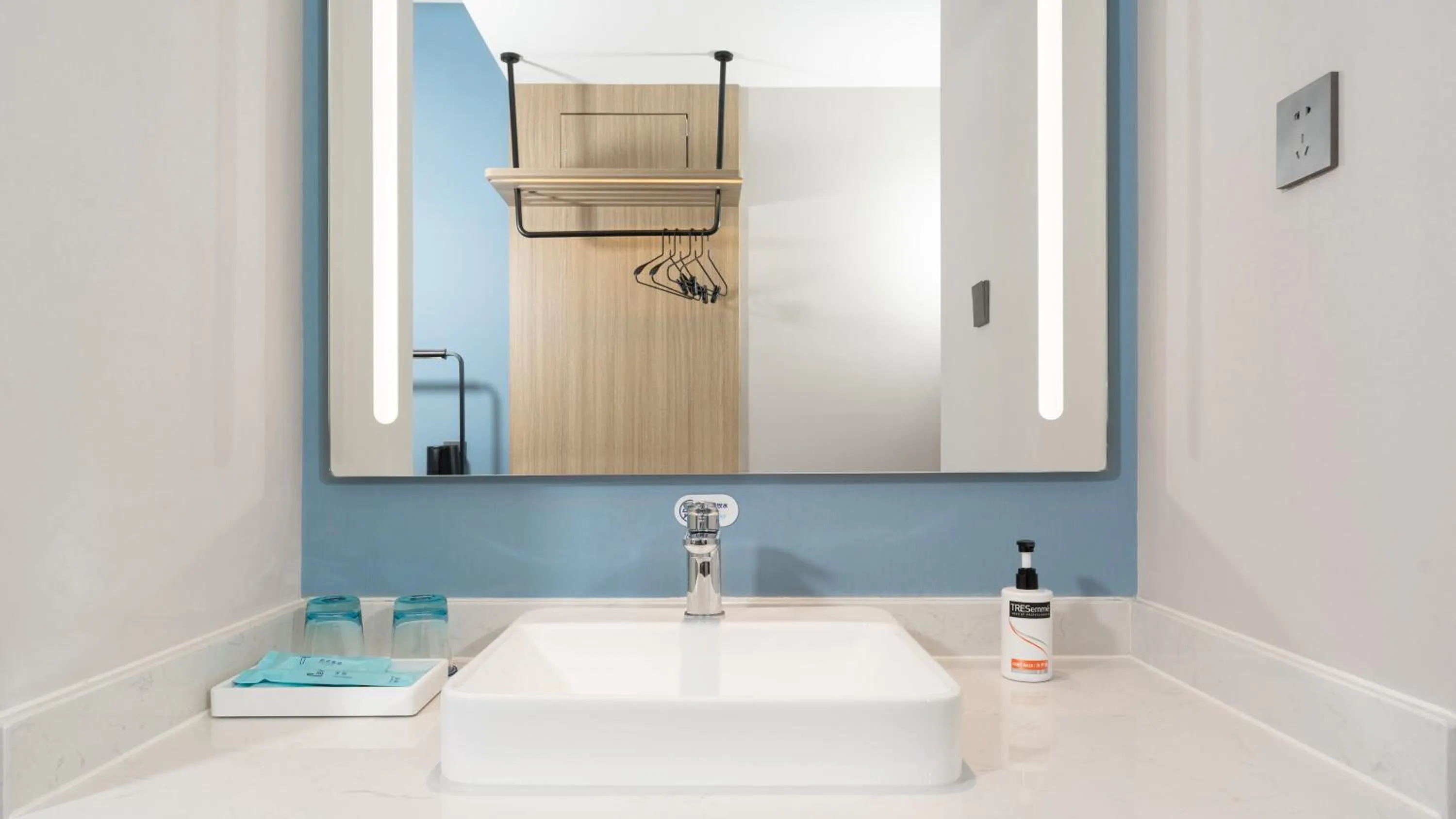 Bathroom in Holiday Inn Express Nanchang Qingshan Lake View, an IHG Hotel