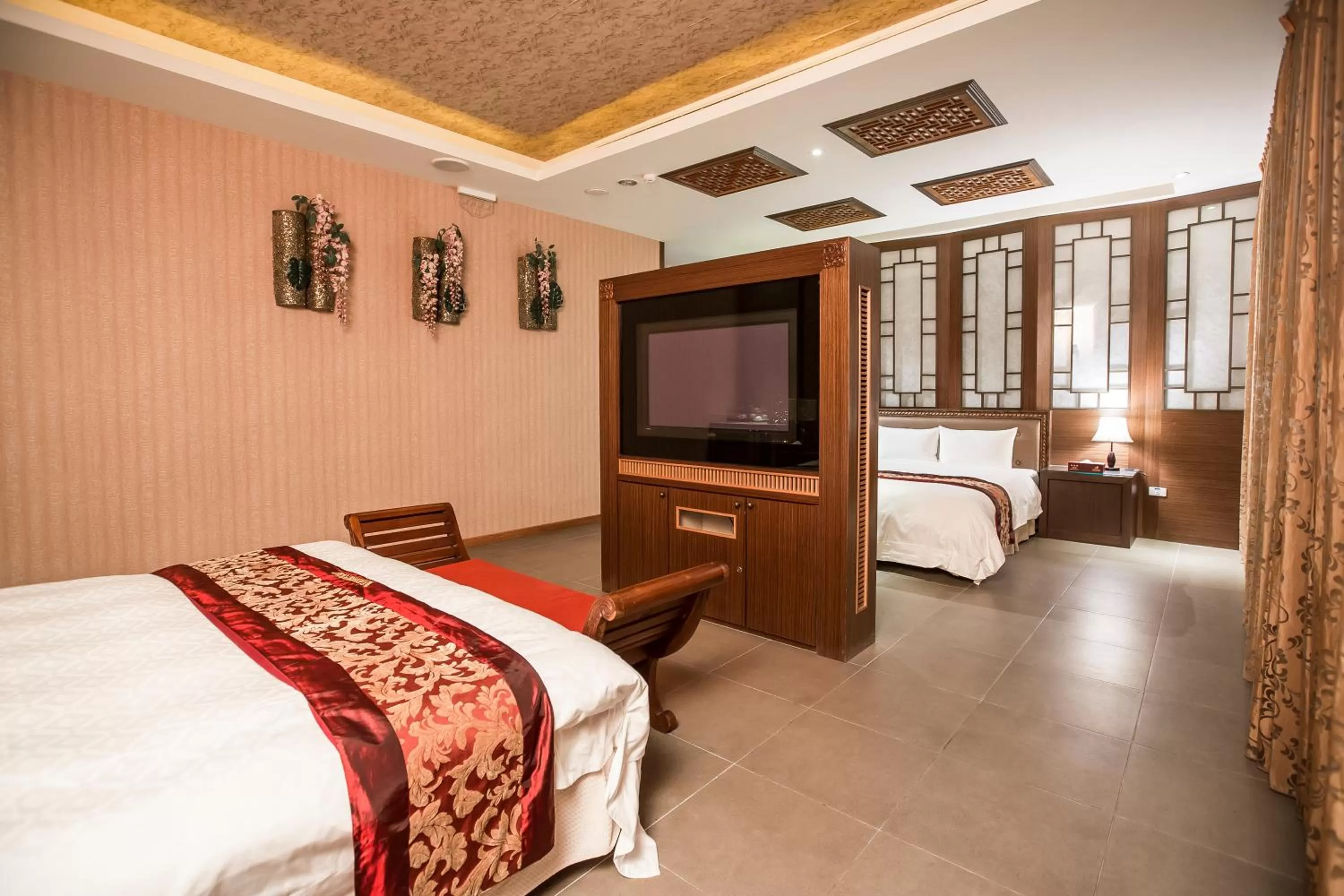 Bedroom, Bed in Moon Area Motel