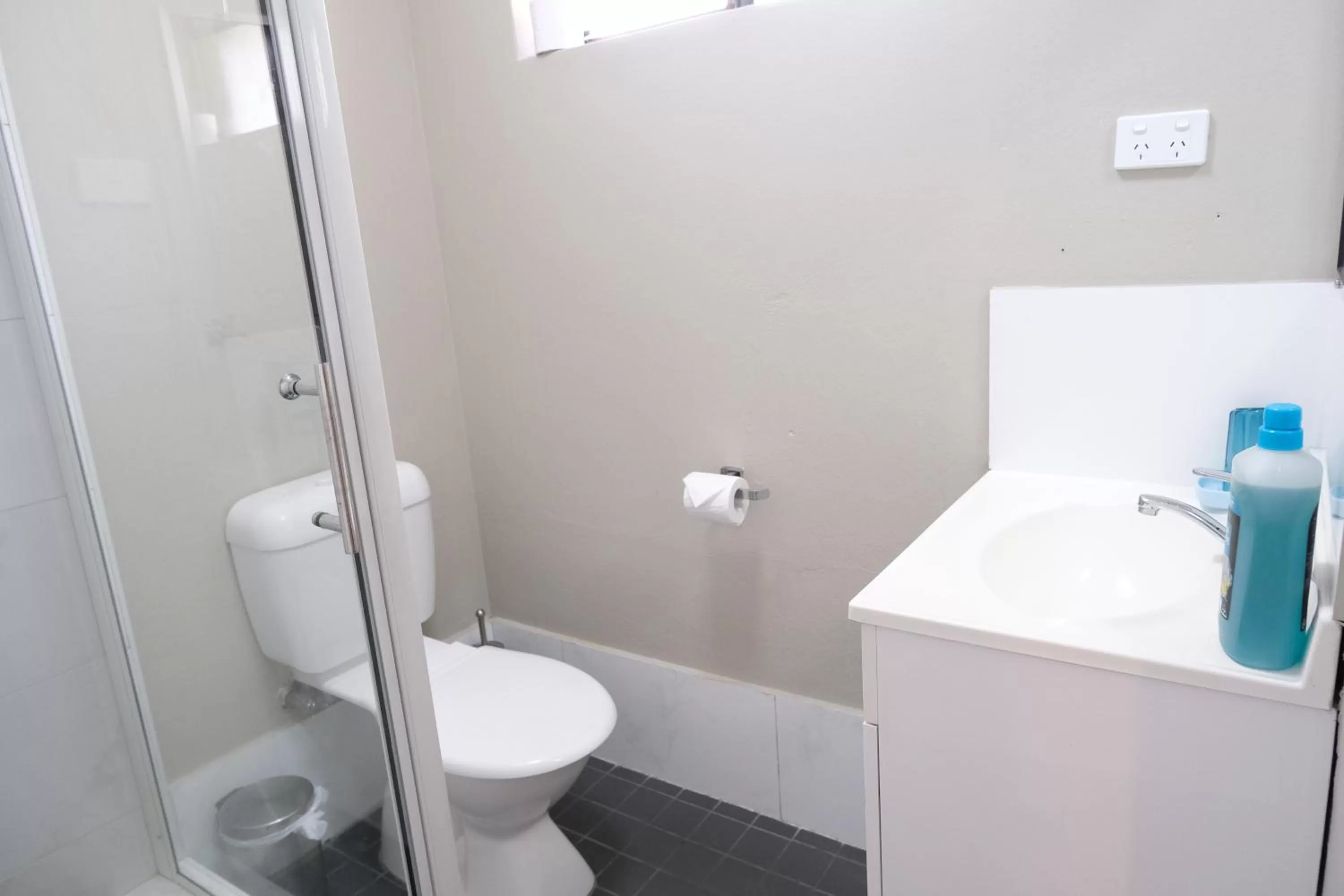 Toilet in Sapphire Palms Motel