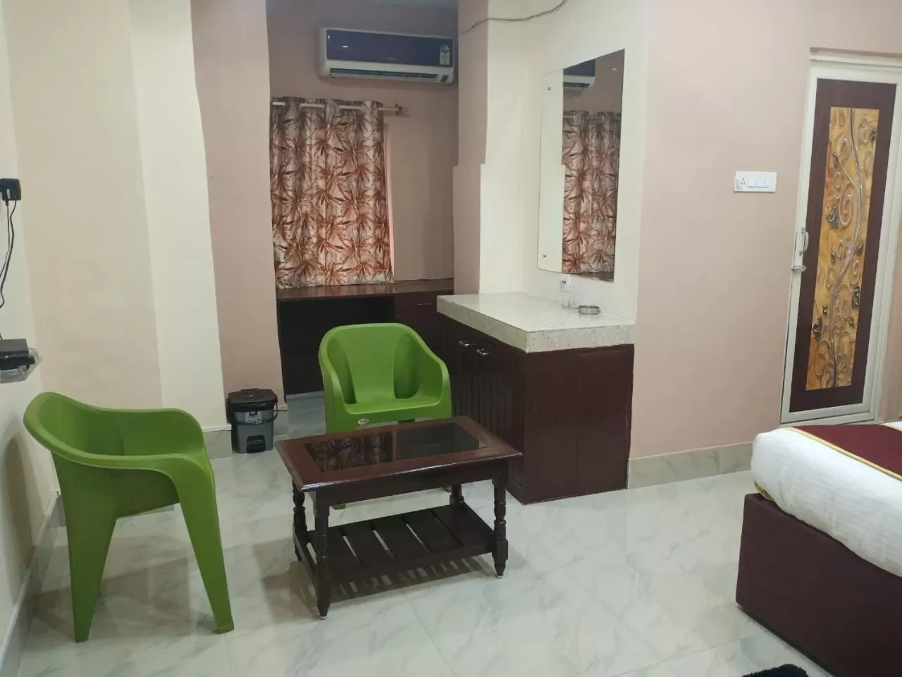 Living room, Bed in URBAN COTTAGE