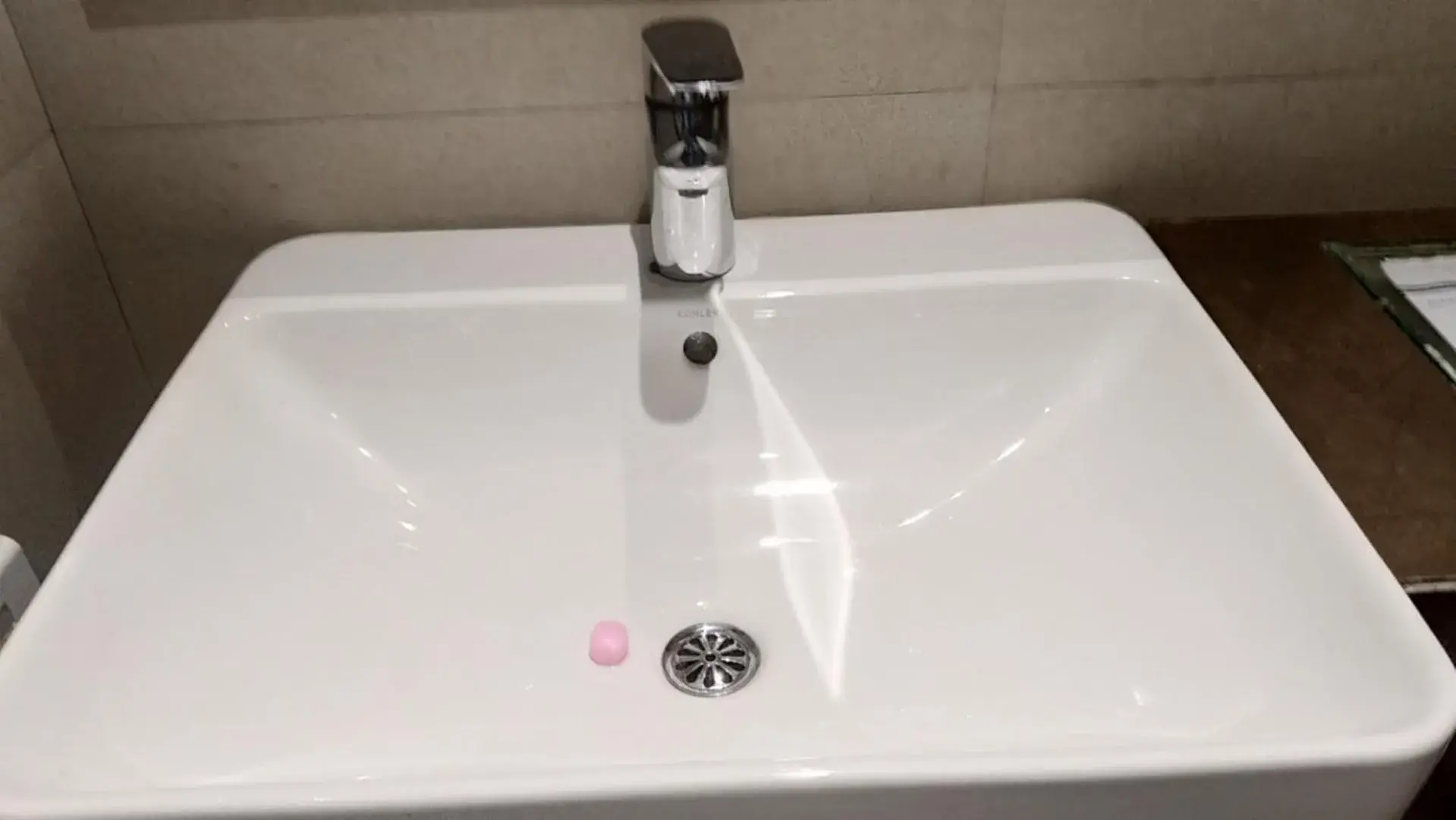 Deluxe Room in Hotel Shree Hari Deluxe Room in Hotel Shree Hari