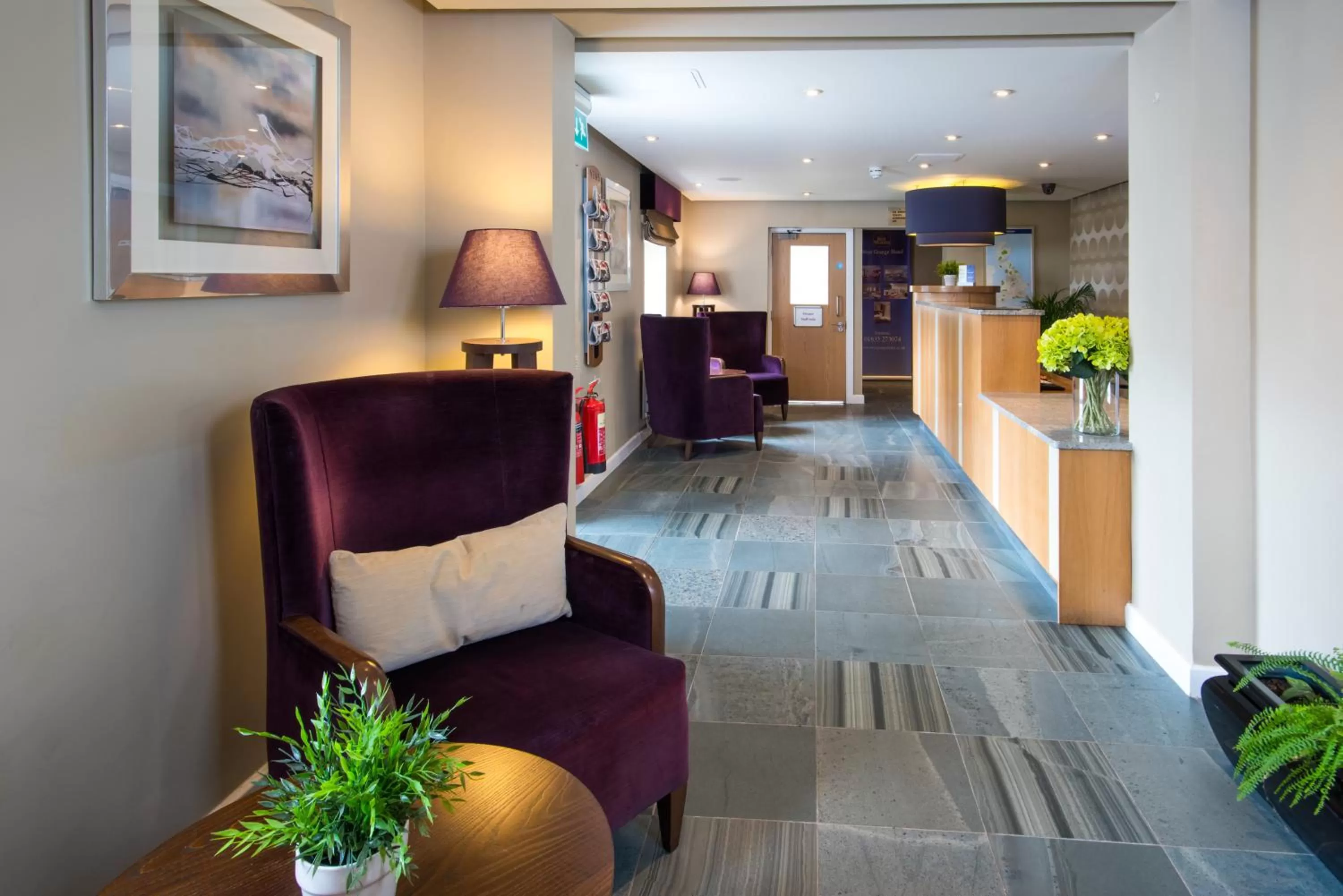 Lobby or reception in Mercure Newbury West Grange Hotel