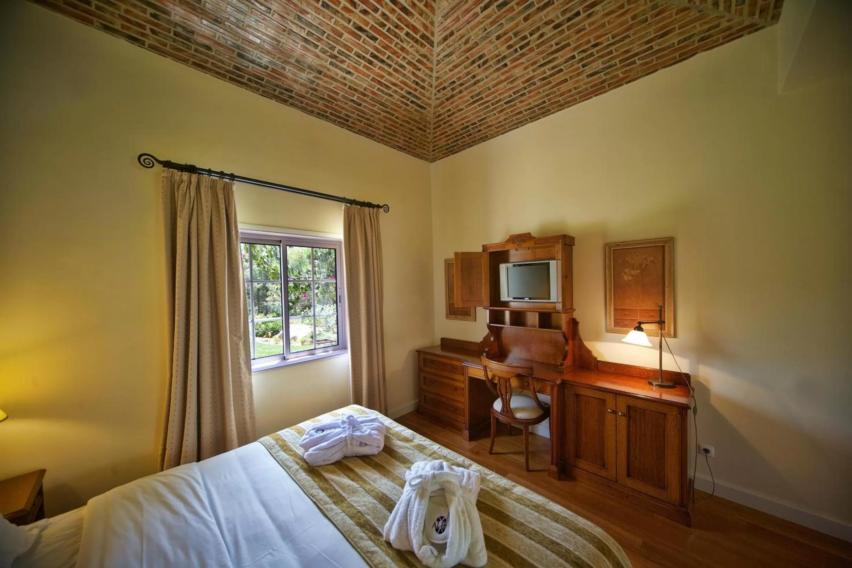 Photo of the whole room, Bed in Vila Alba Resort
