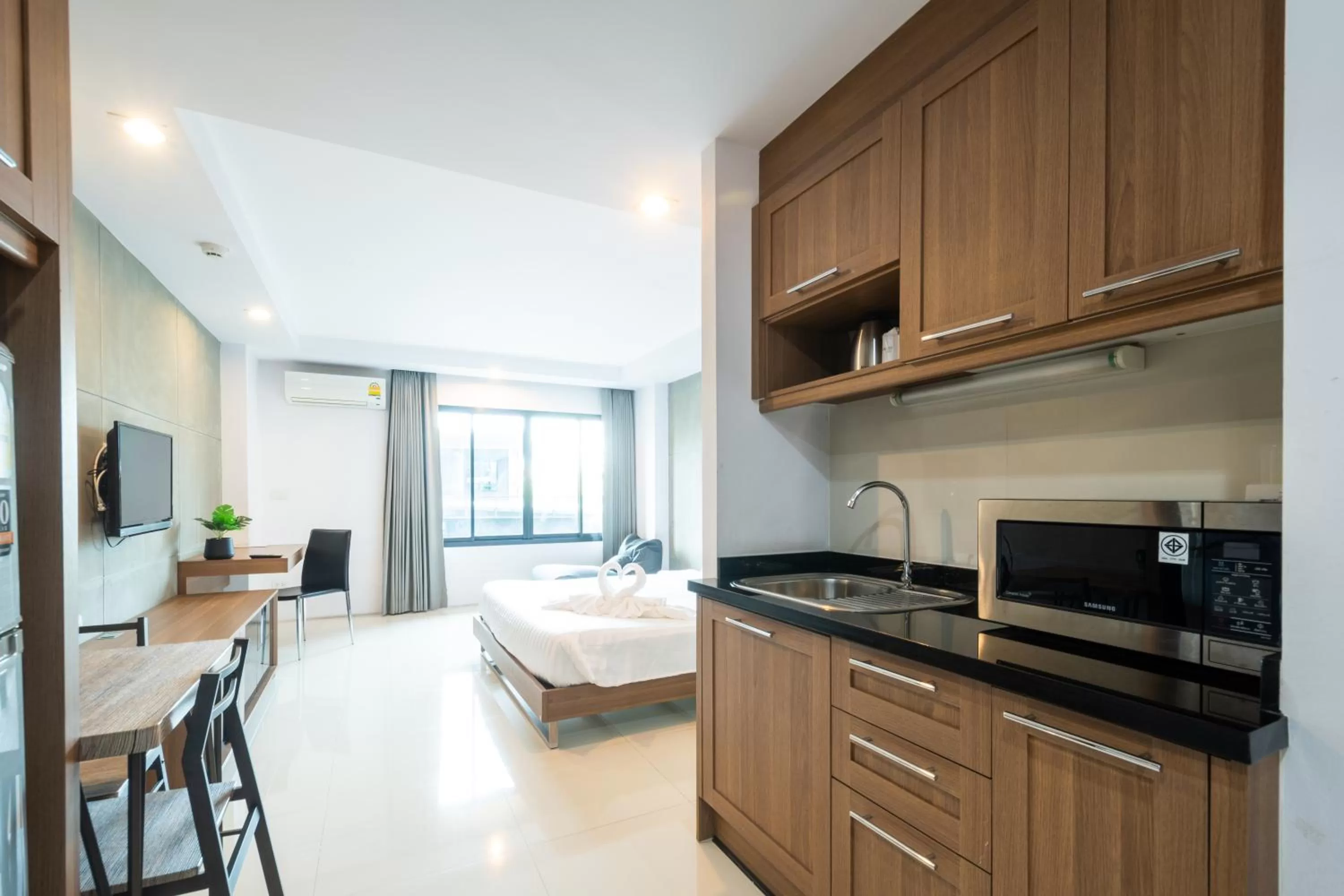 Bed in We Grand Ever 9