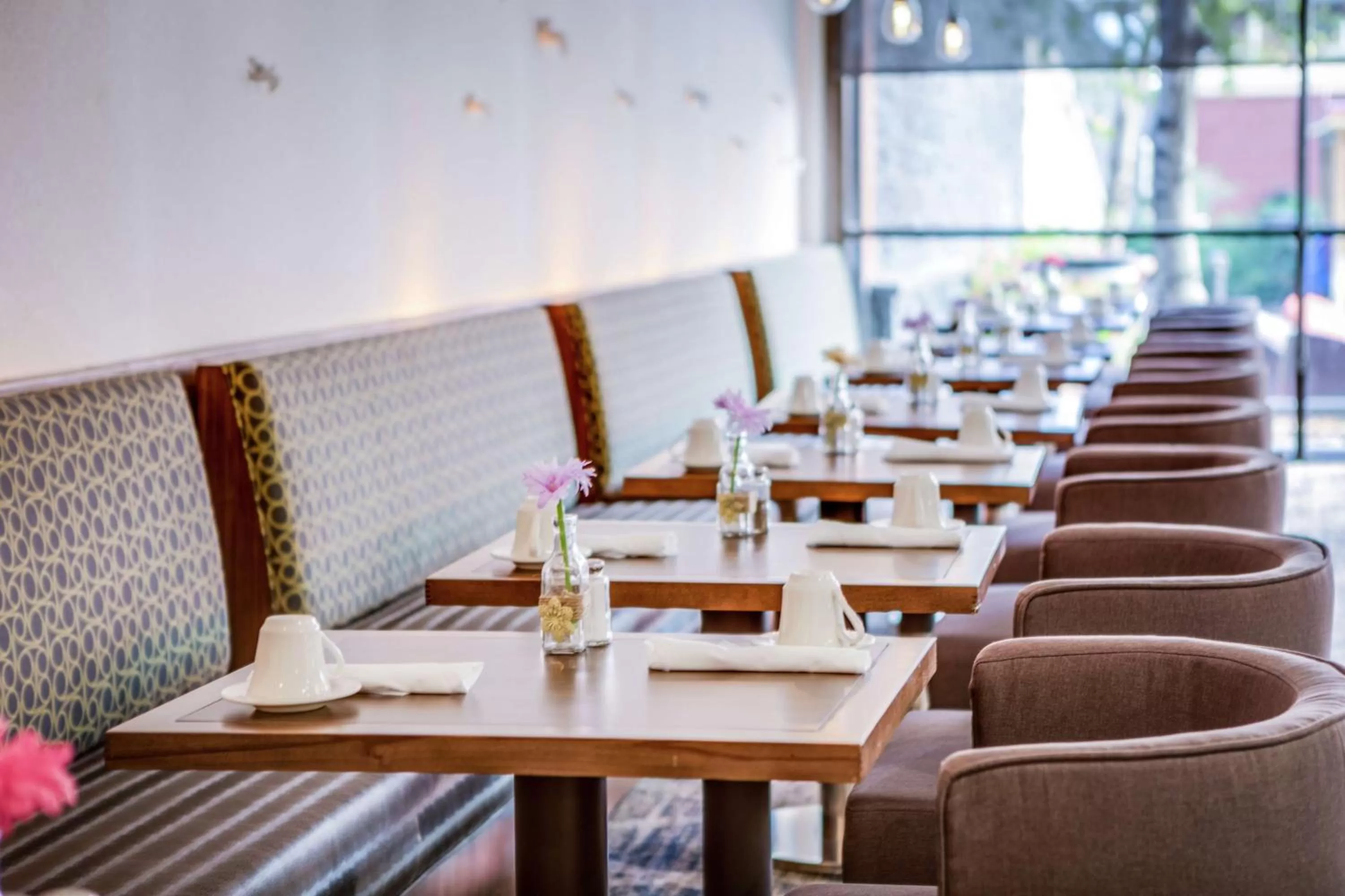 Restaurant/places to eat in DoubleTree by Hilton Huntington, WV