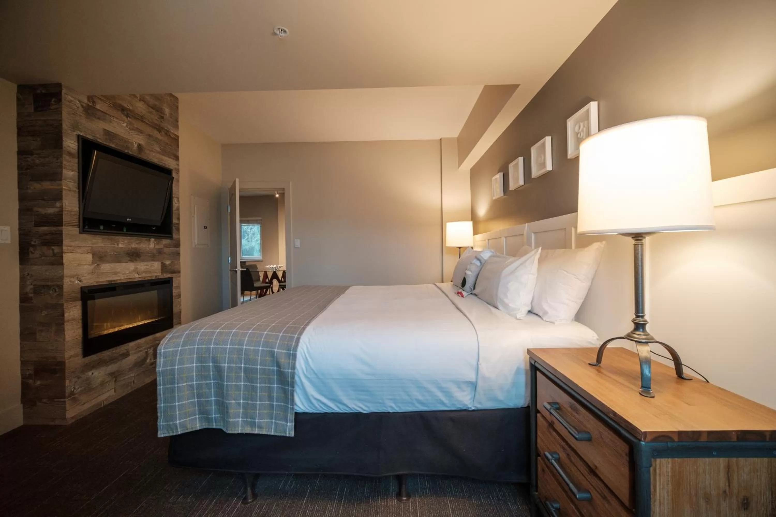 Bedroom, Bed in Summit Lodge Boutique Hotel by Paradox