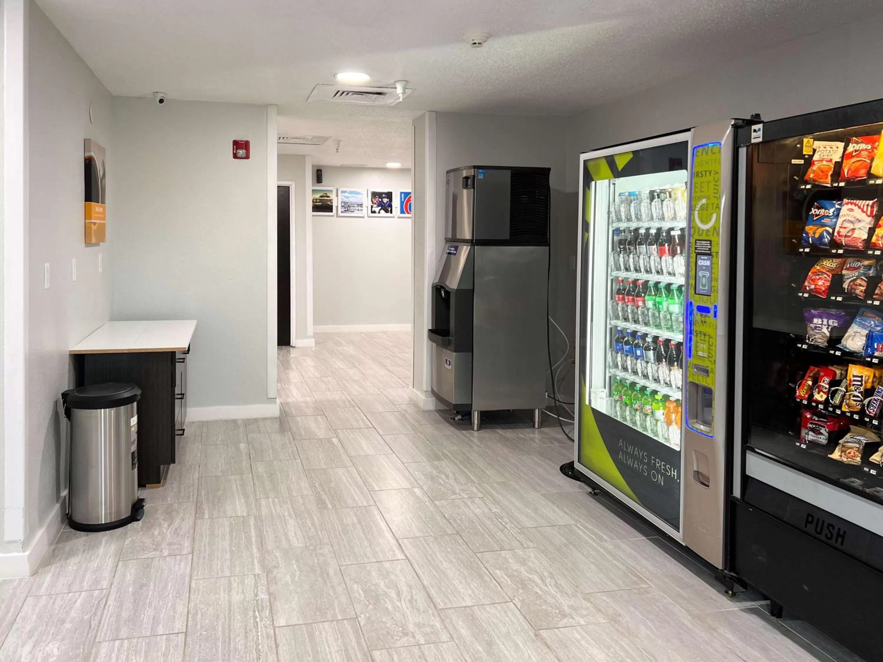 Property building in Motel 6-Springfield, IL I-55 I-72