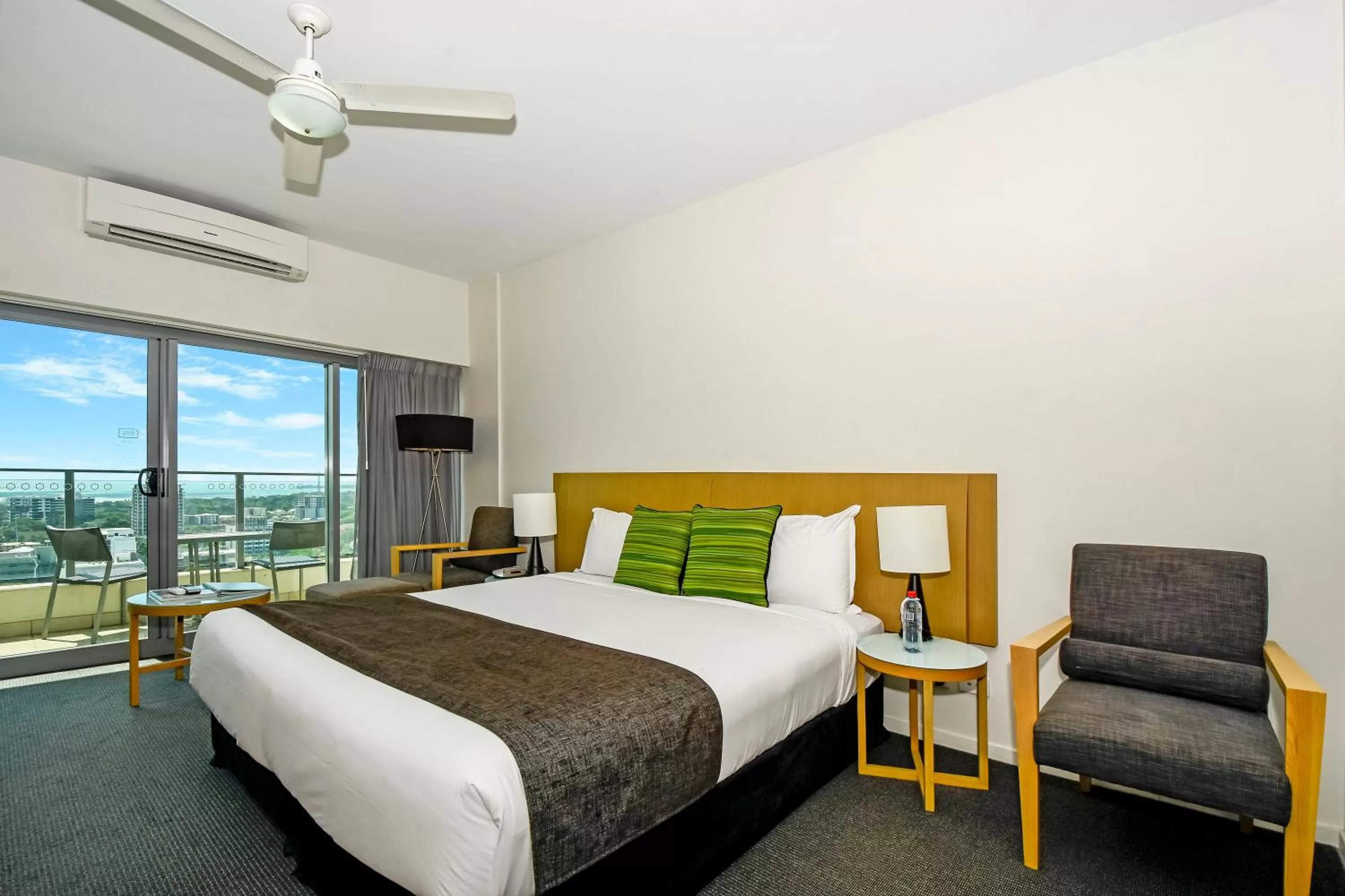 Bedroom, Bed in Mantra Pandanas