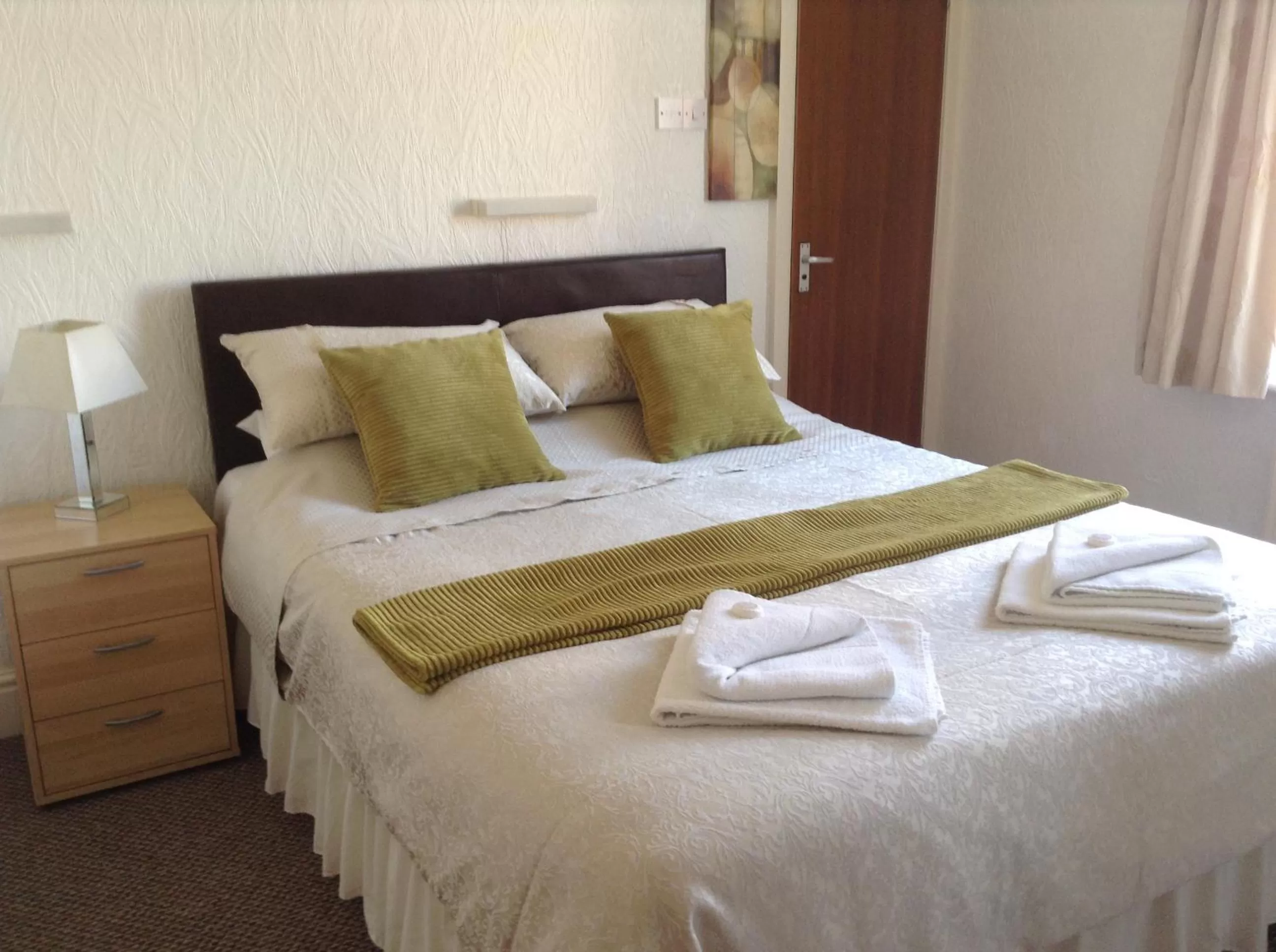 Day, Bed in Legends Hotel