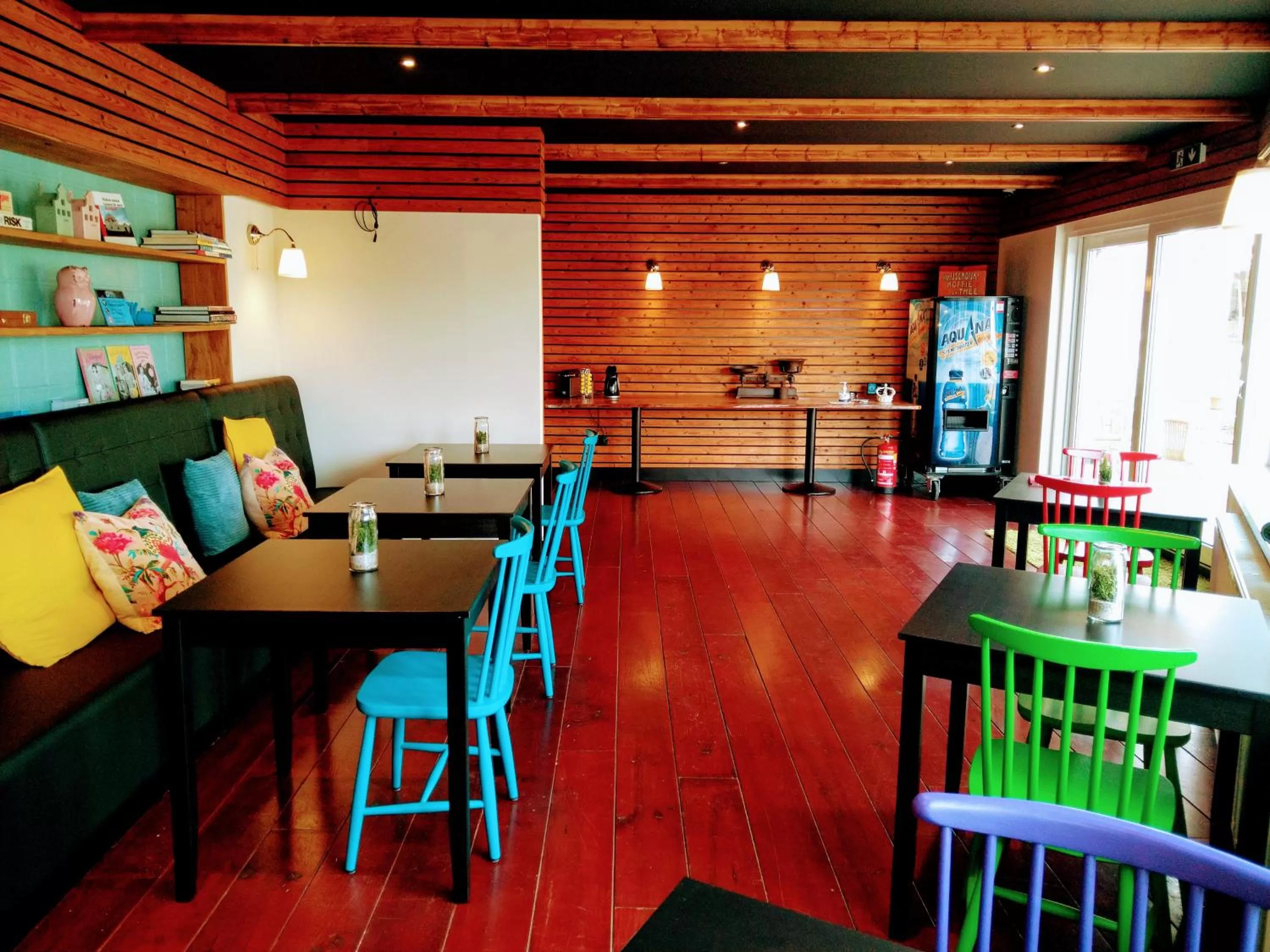 Restaurant/places to eat in B&B Katoo