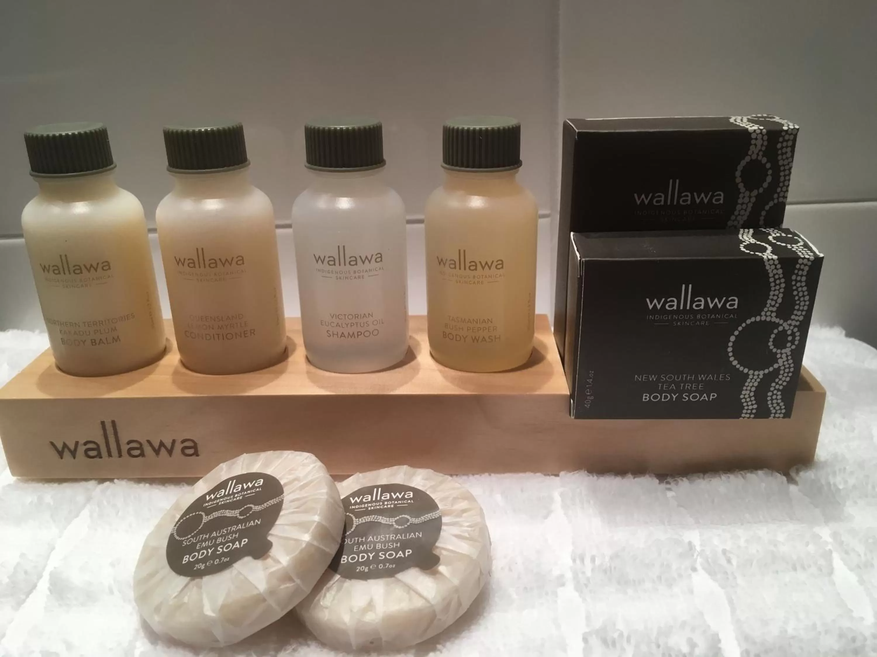 Bathroom in Wine and Roses Bed and Breakfast