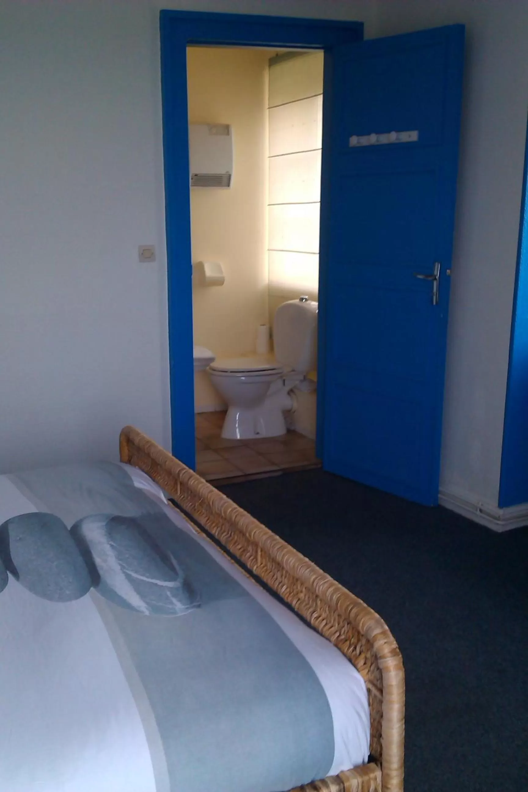 Photo of the whole room, Bathroom in Les Galets Bleus