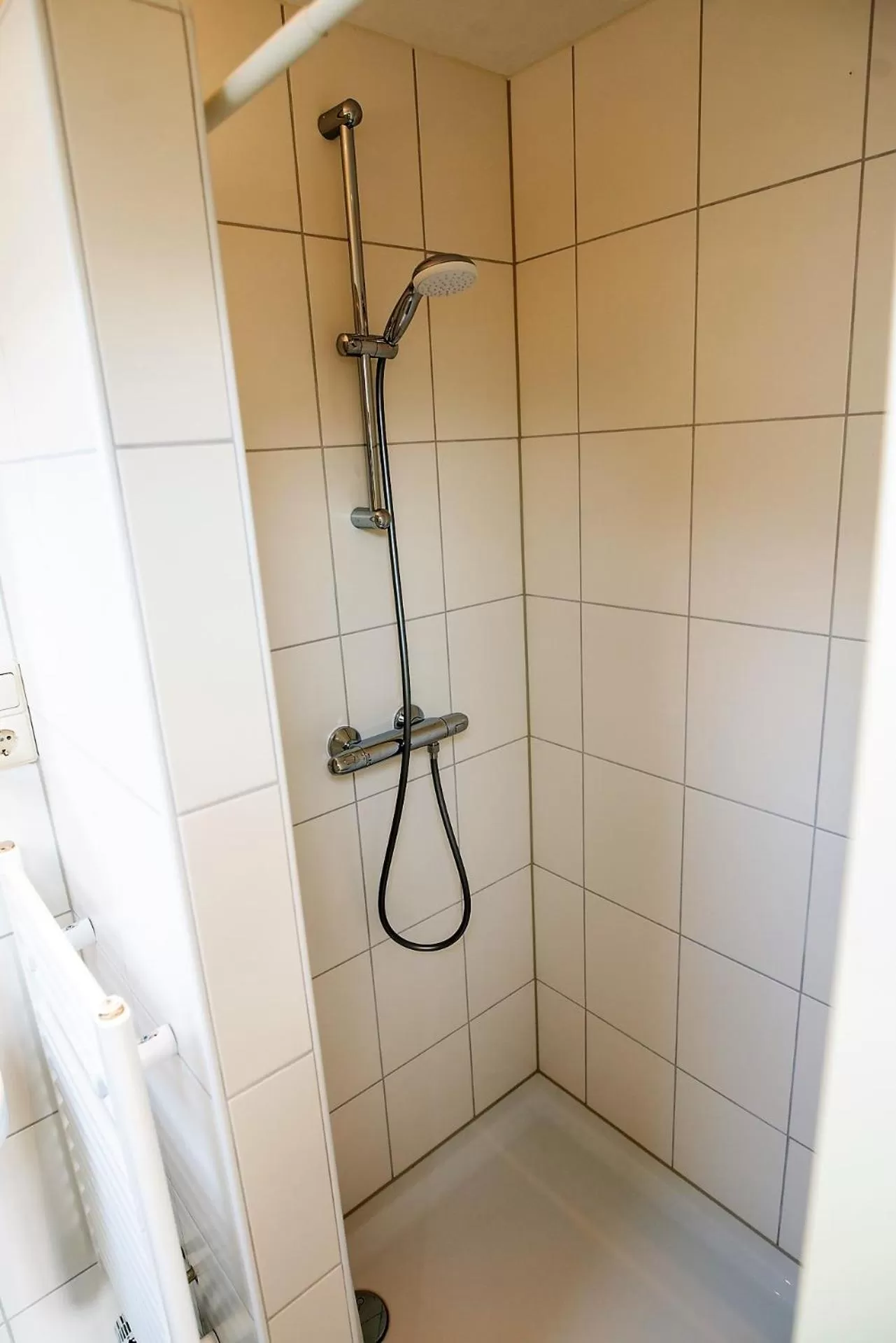 Shower, Bathroom in sport B&B De Veluwezoom