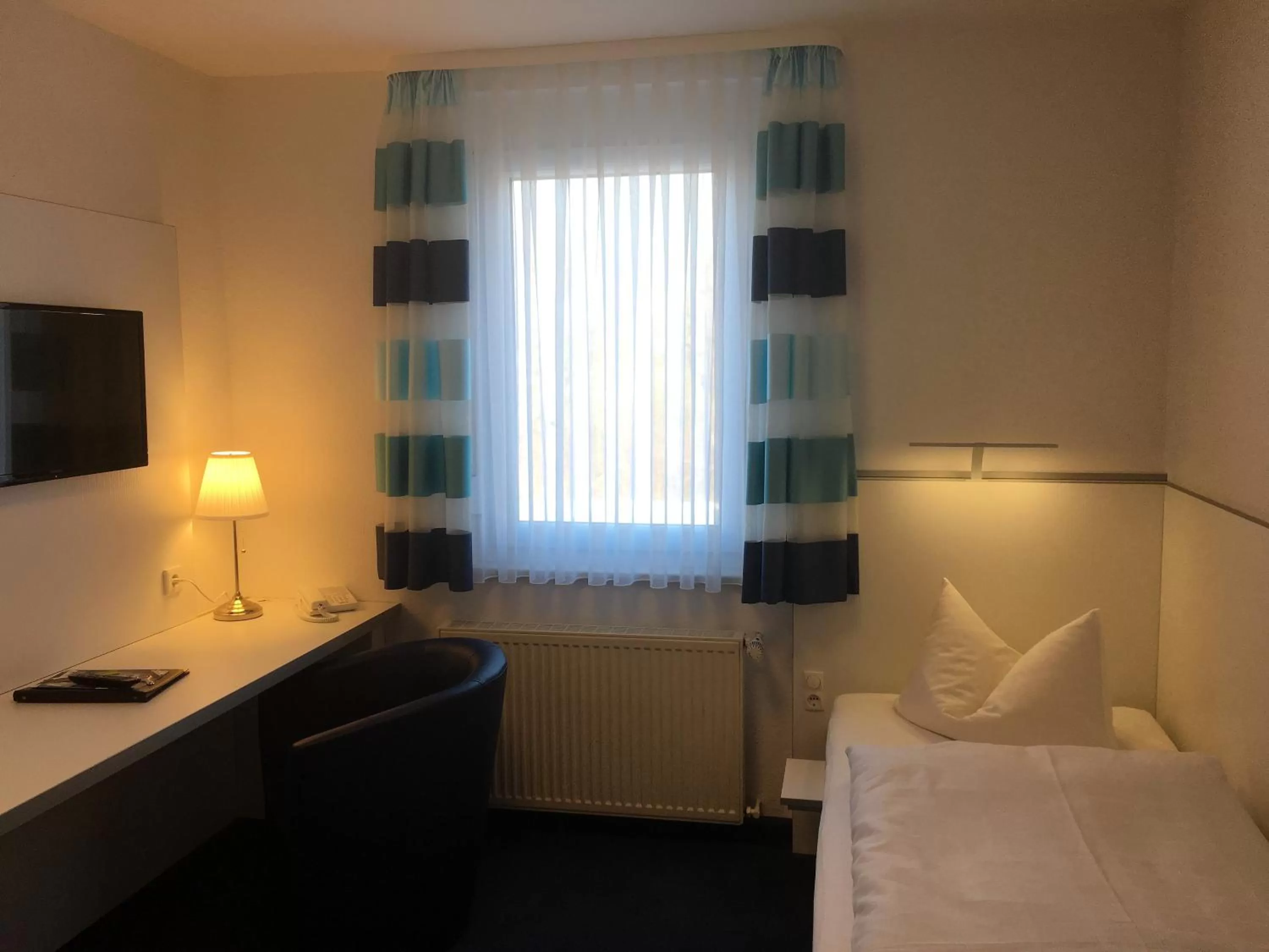 Photo of the whole room, Bed in Hotel & Restaurant Park Cafe ISA