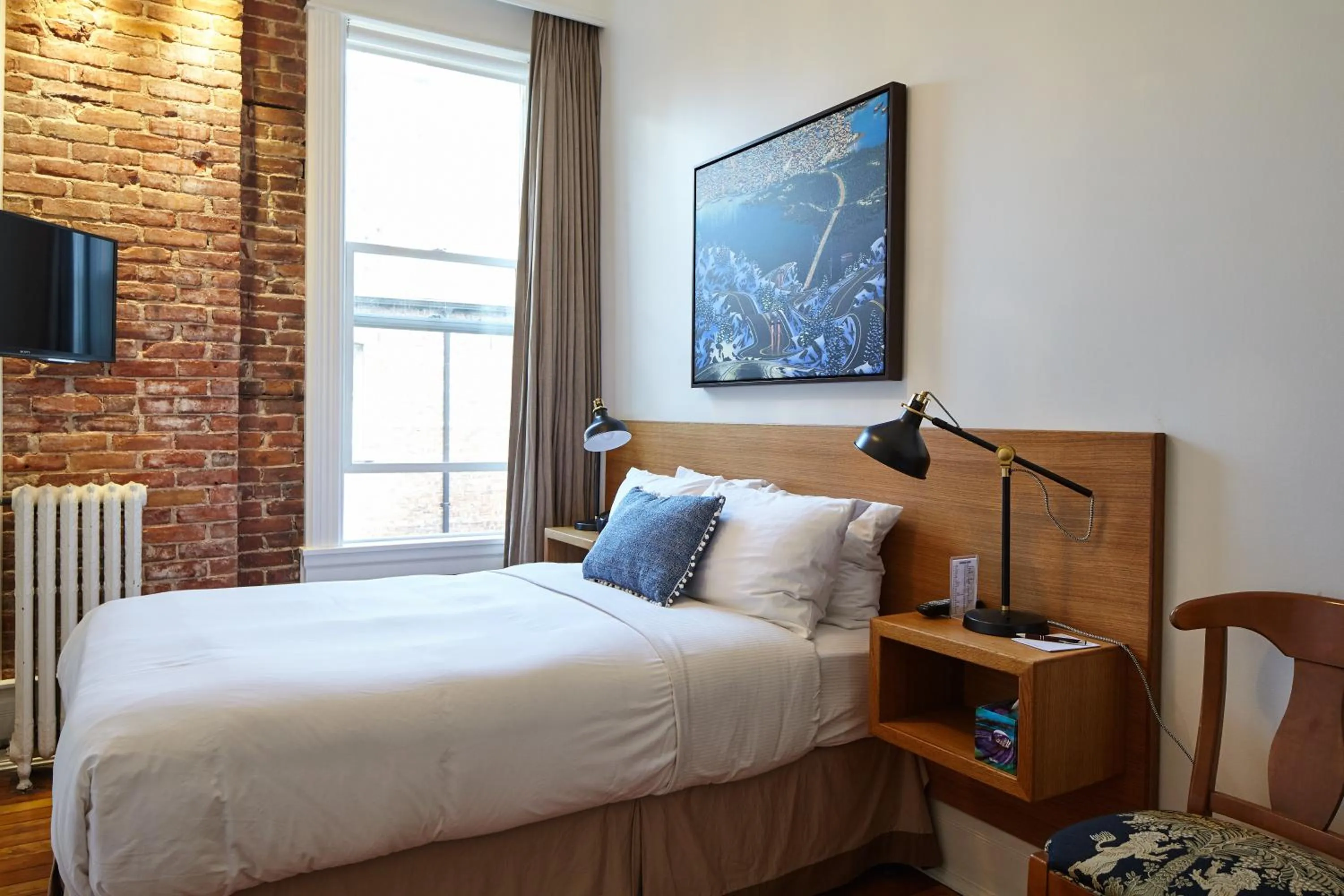 Bedroom, Bed in Victorian Hotel