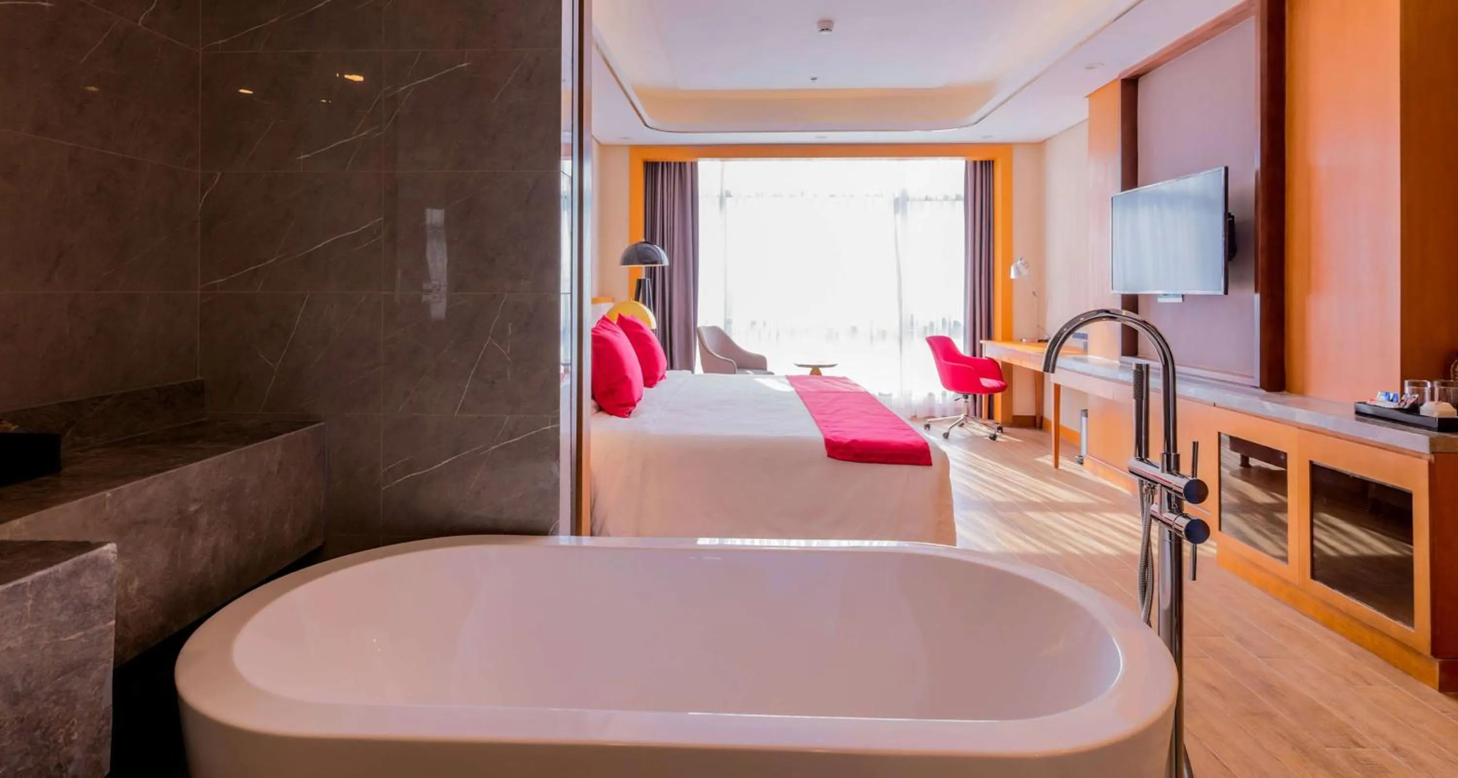 Bathroom, Bed in Best Western Plus Metro Clark