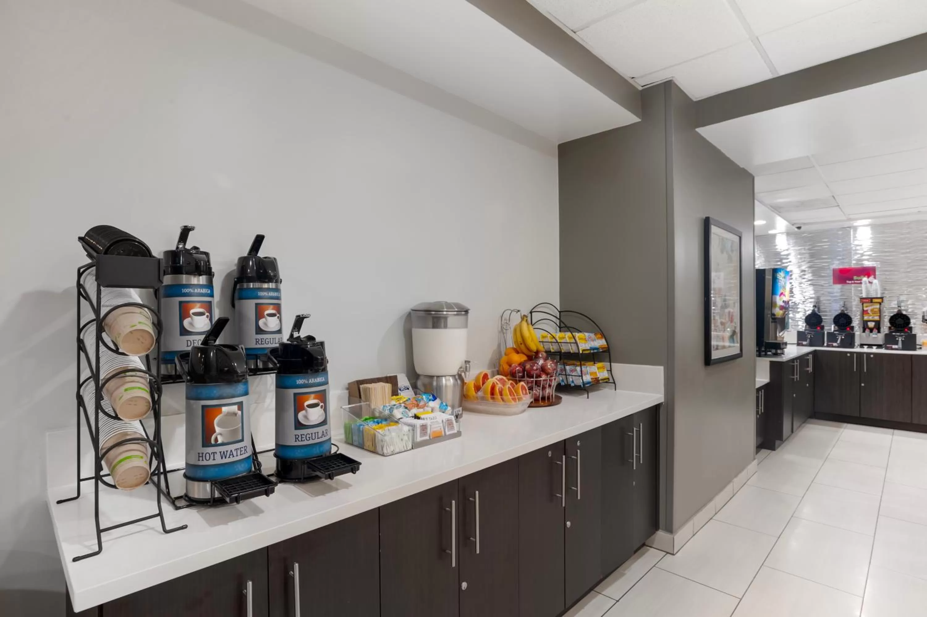 Food and drinks in Best Western Plus Commerce Hotel