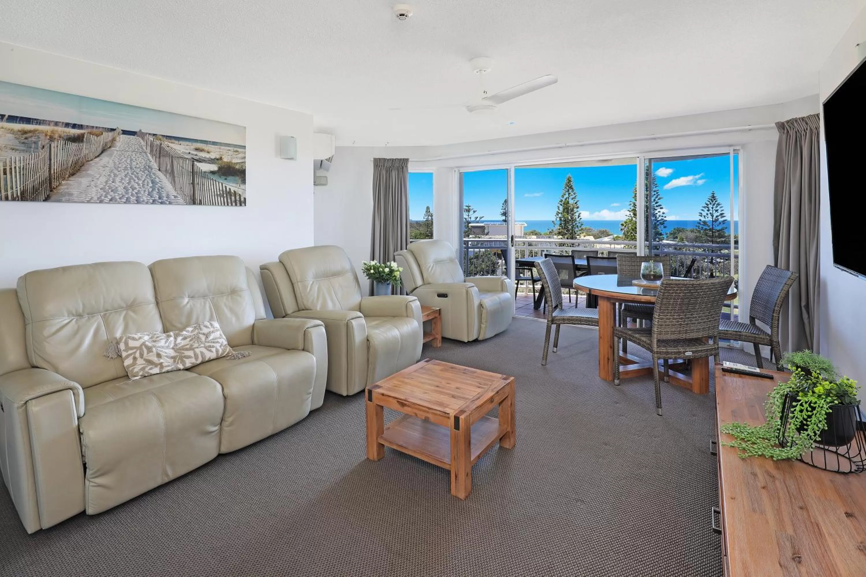 Beachside Resort Kawana Waters