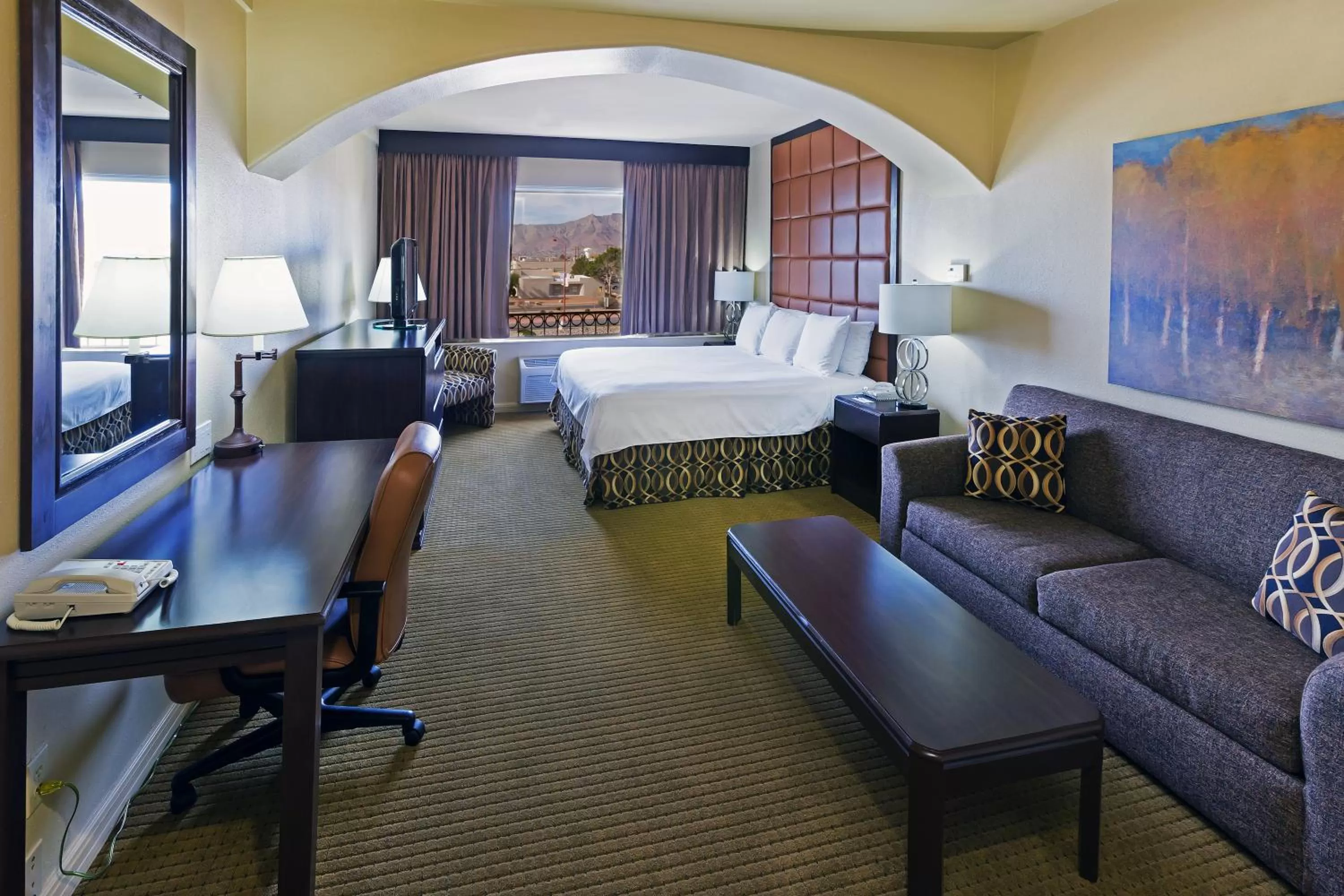 Bedroom, Bed in Radisson Hotel El Paso Airport